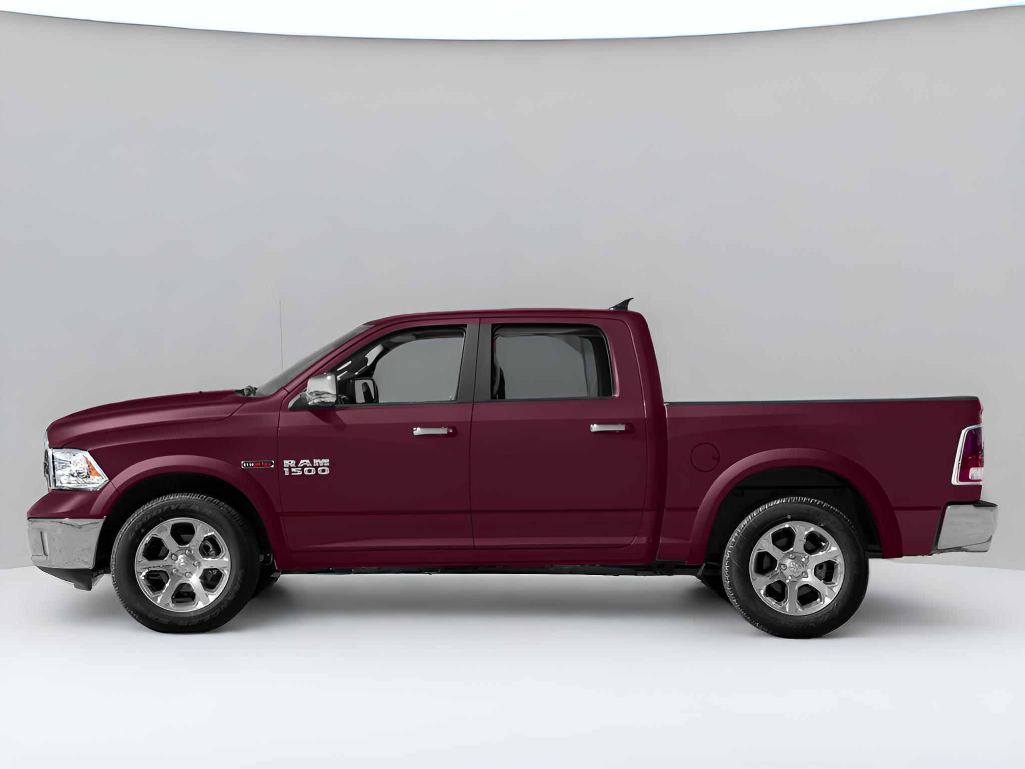 2017 RAM 1500 Laramie Crew Cab 4x4 5'7"" Box