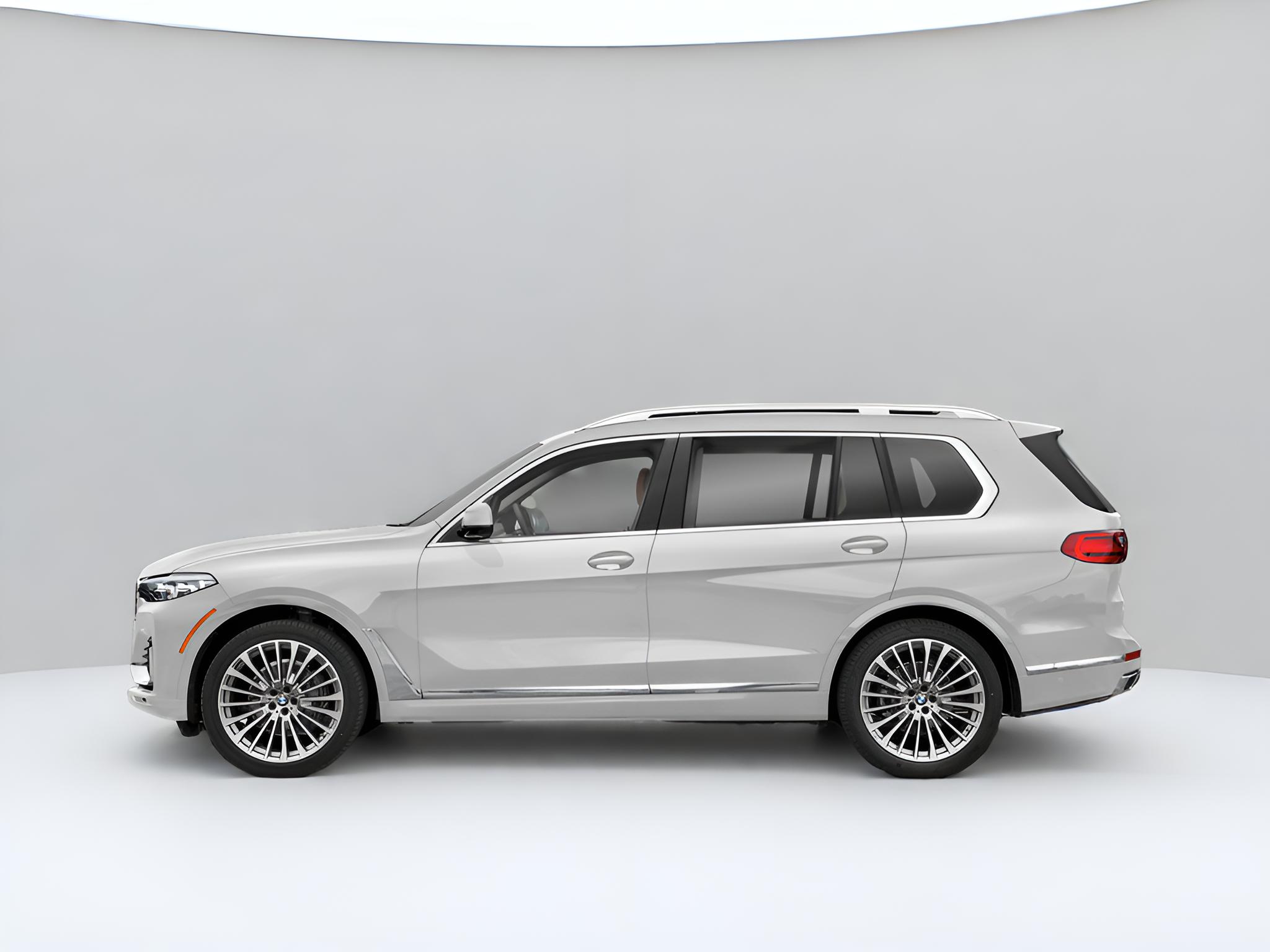 2022 BMW X7 M50i
