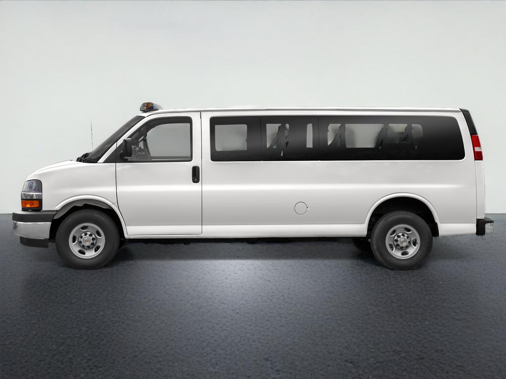 2022 Chevrolet Express Passenger 1LS