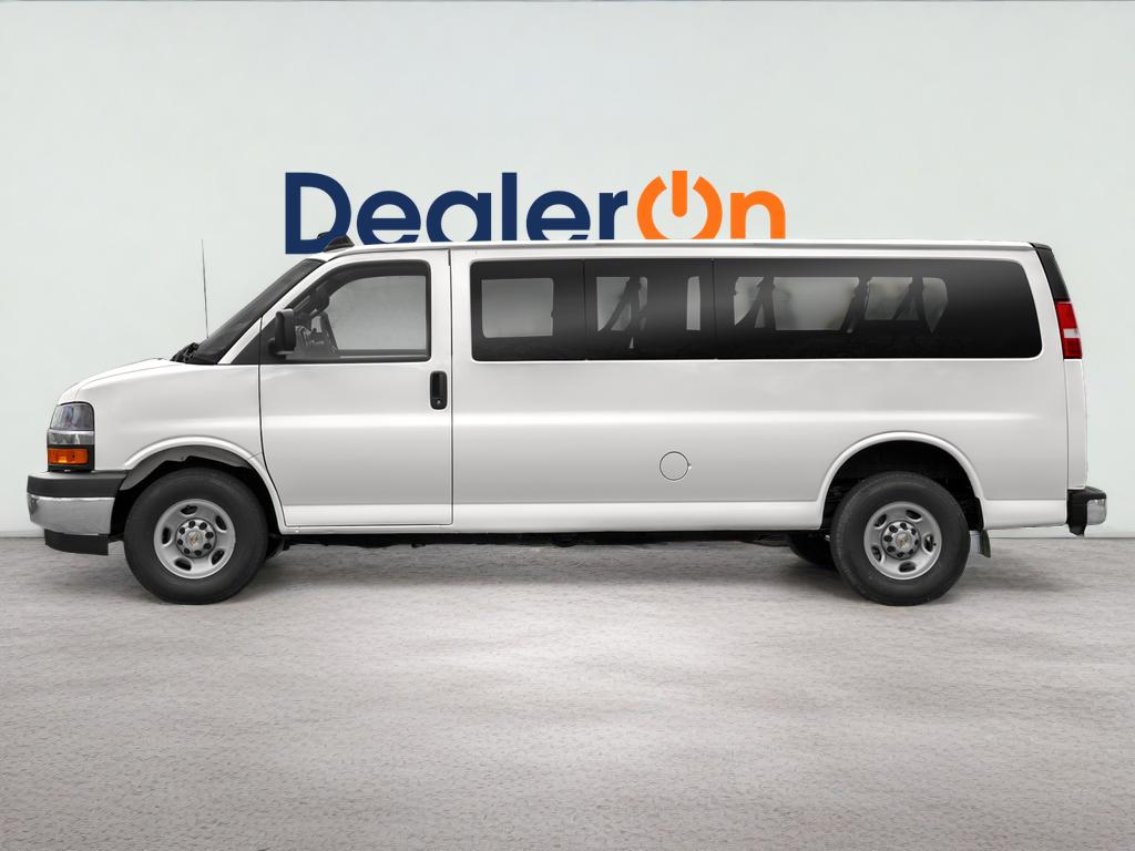 2022 Chevrolet Express Passenger 1LS