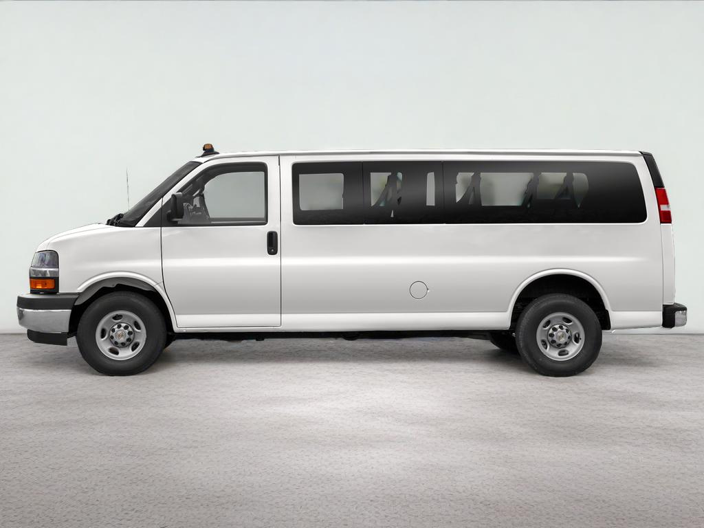 2022 Chevrolet Express Passenger 1LS