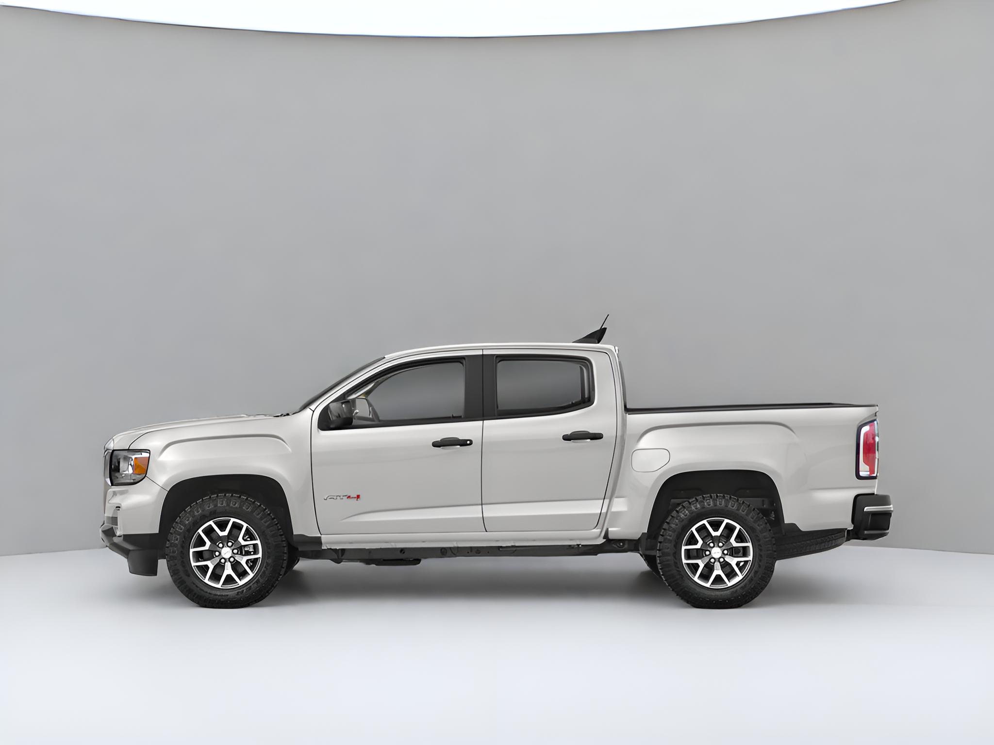 2022 GMC Canyon Crew Cab Short Box 4-Wheel Drive AT4 w/Leather