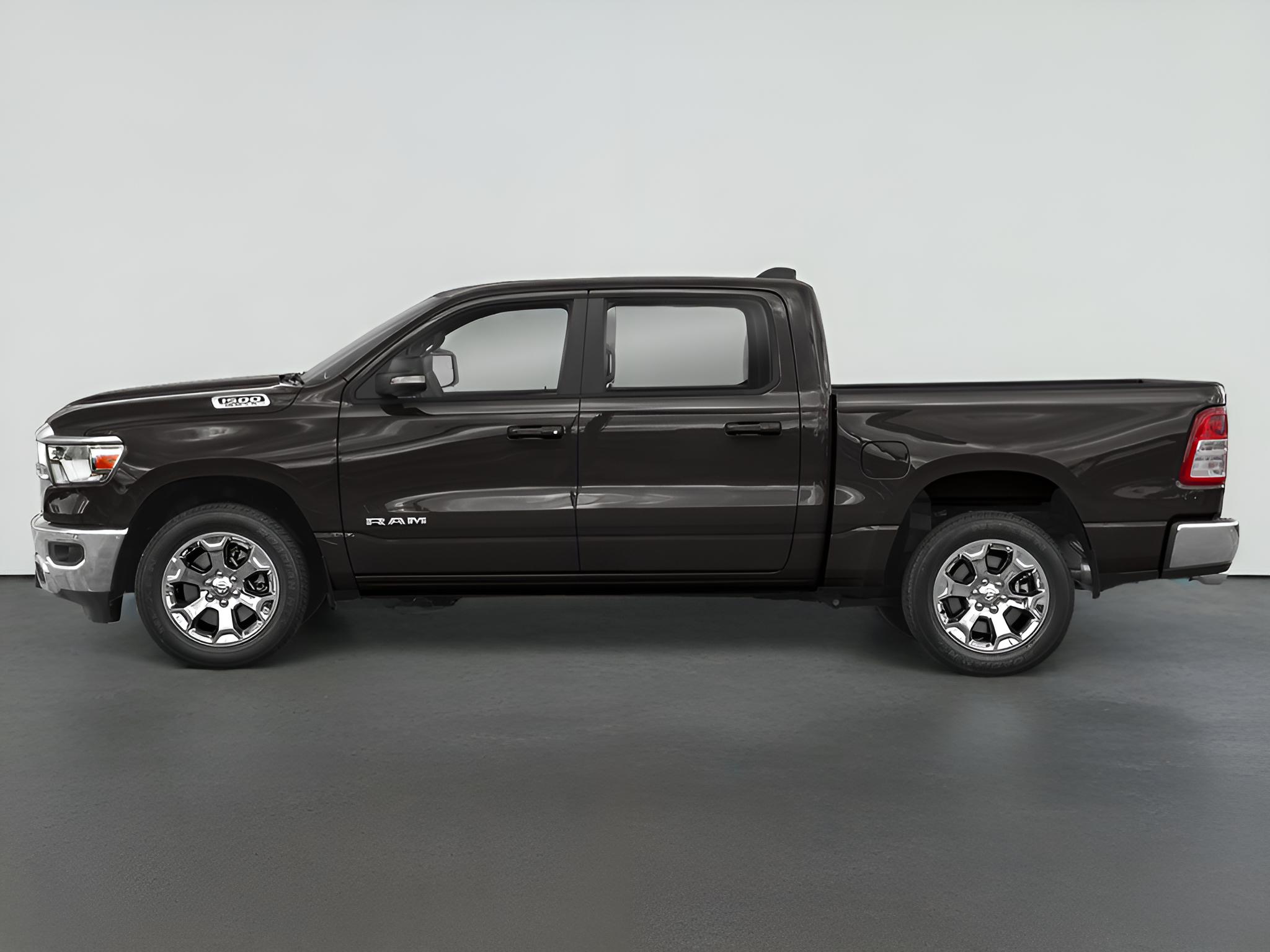 2022 RAM 1500 Big Horn Crew Cab 4x4 5'7' Box