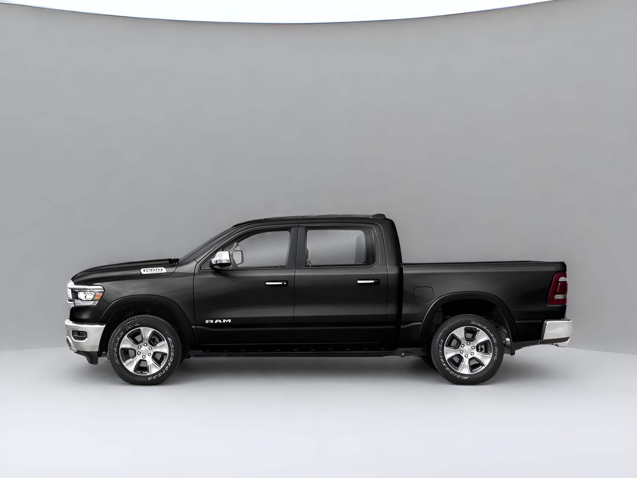 2022 RAM 1500 Laramie Crew Cab 4x4 5'7' Box
