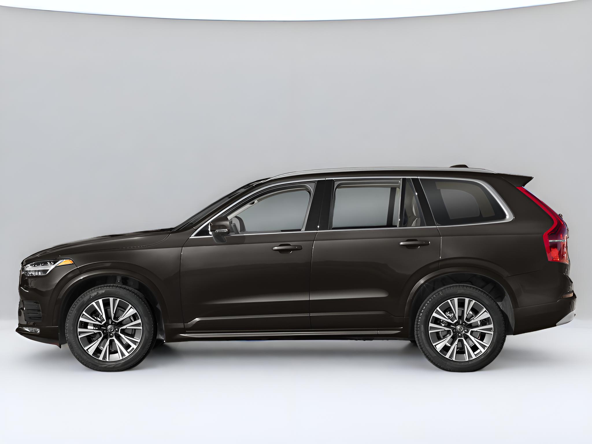 2022 Volvo XC90 T5 Momentum