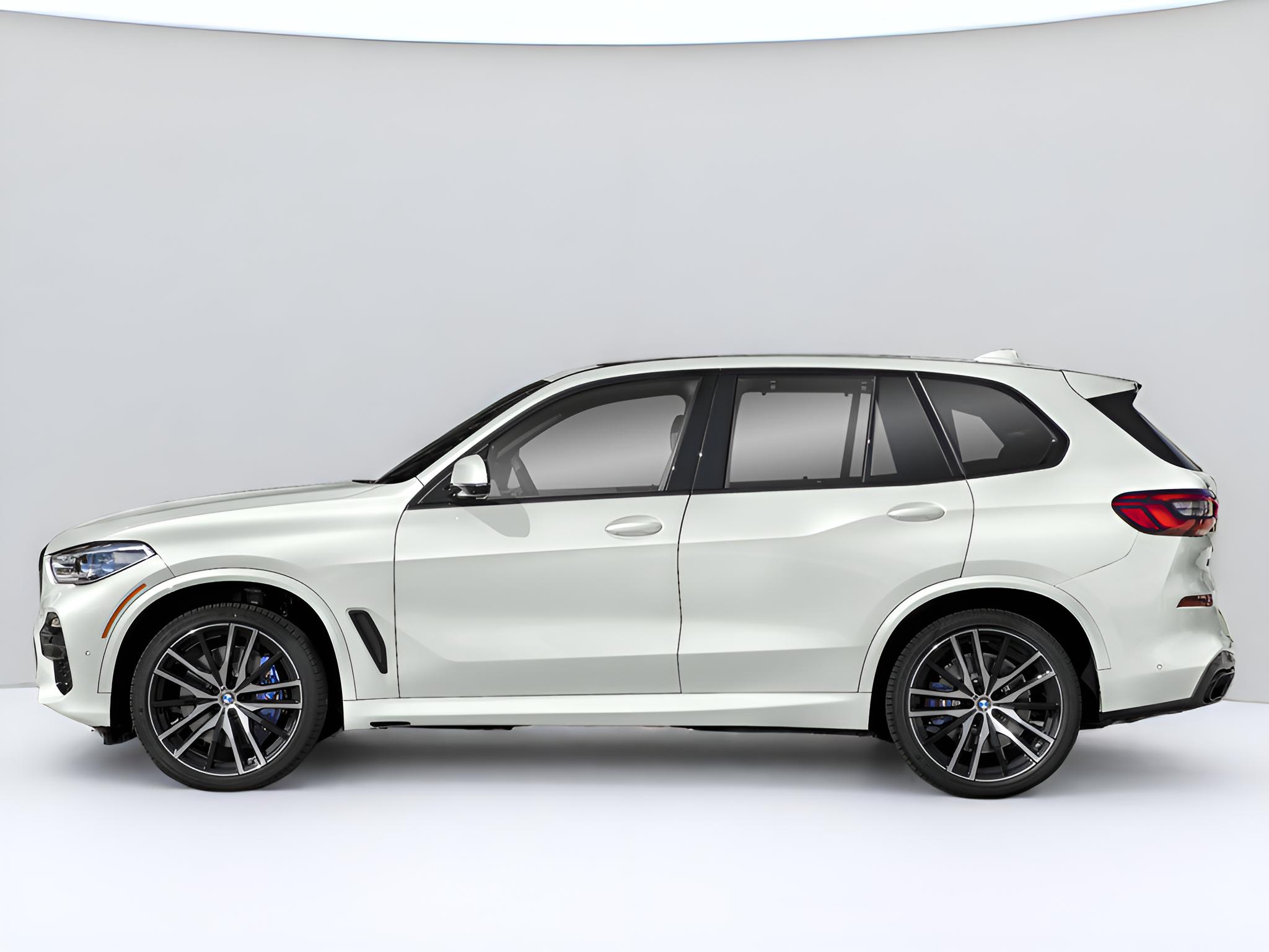 2023 BMW X5 M50i
