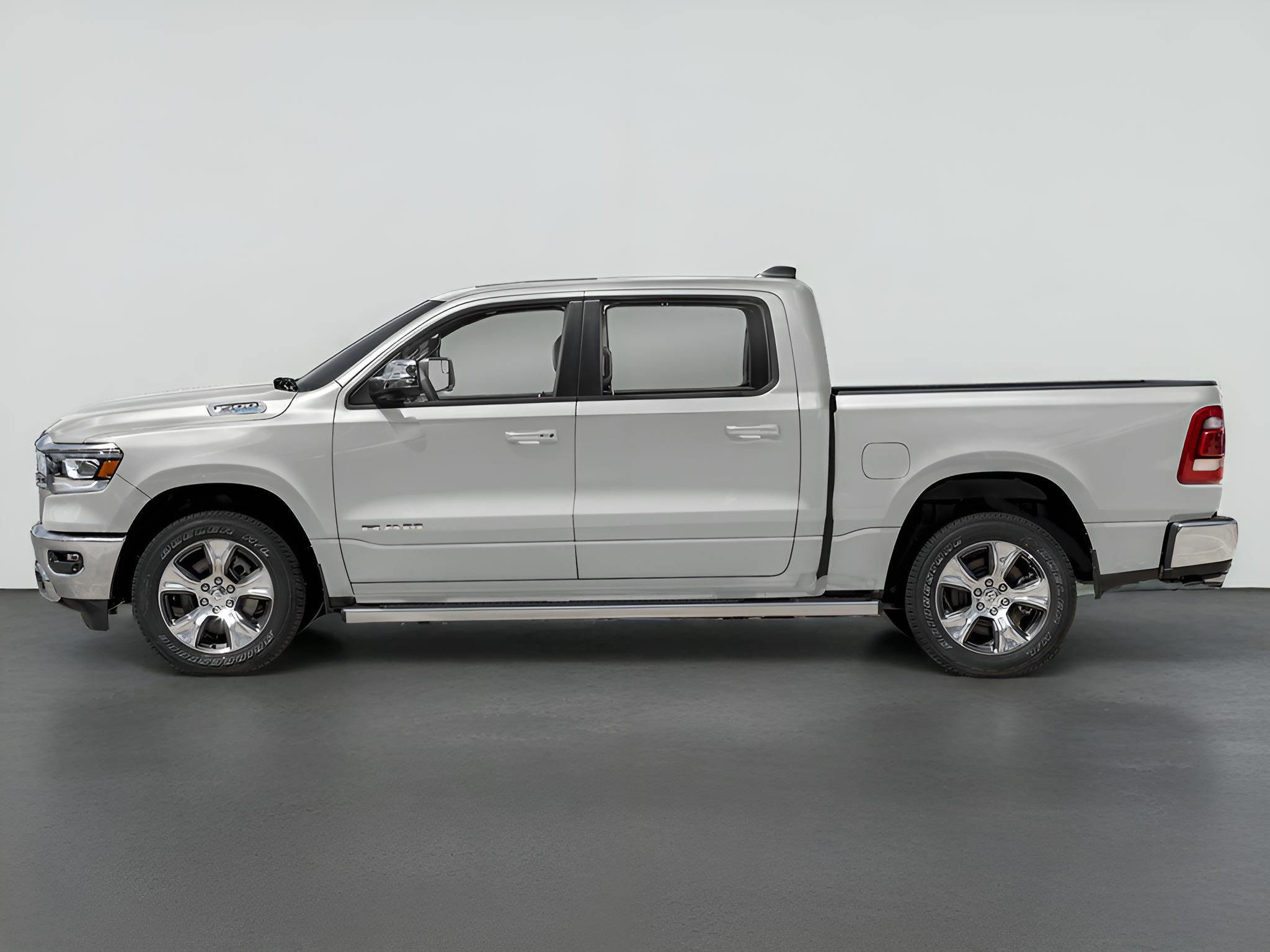 2023 RAM 1500 Laramie Crew Cab 4x4 5'7' Box
