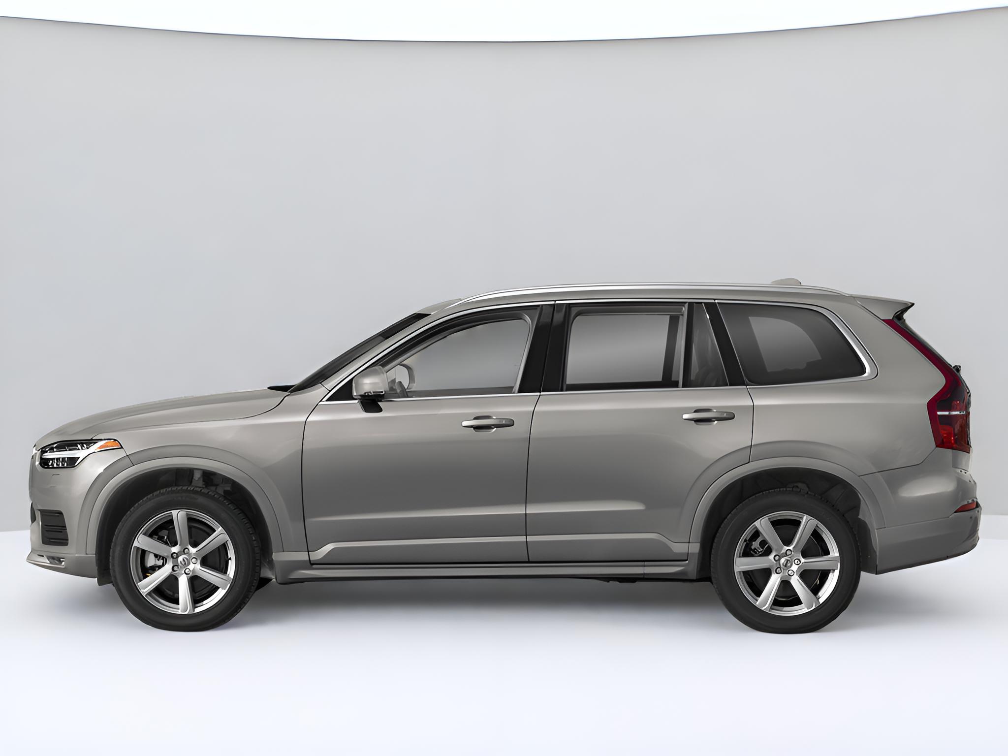 2023 Volvo XC90 B5 Core