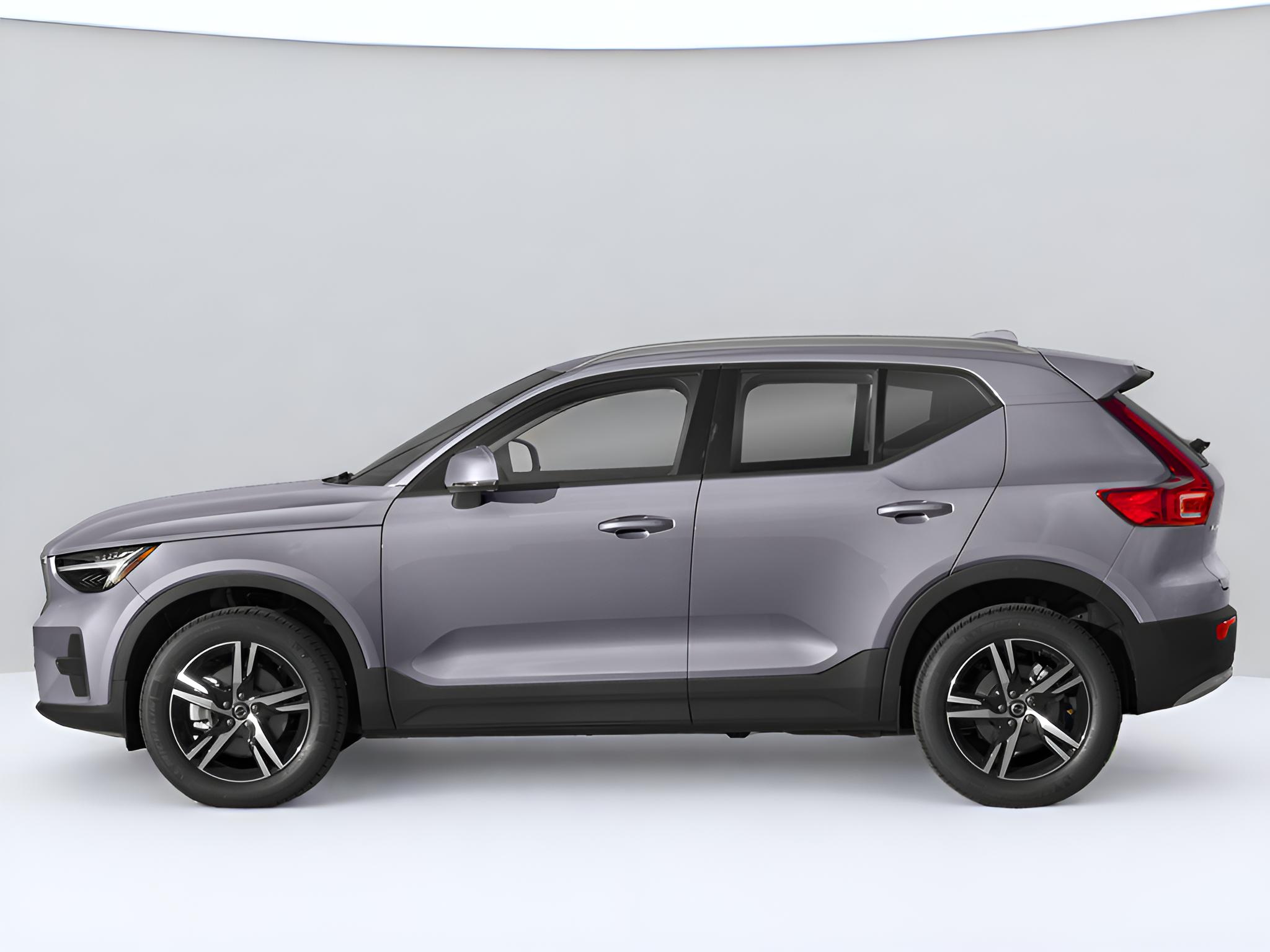 2023 Volvo XC40 B5 Core