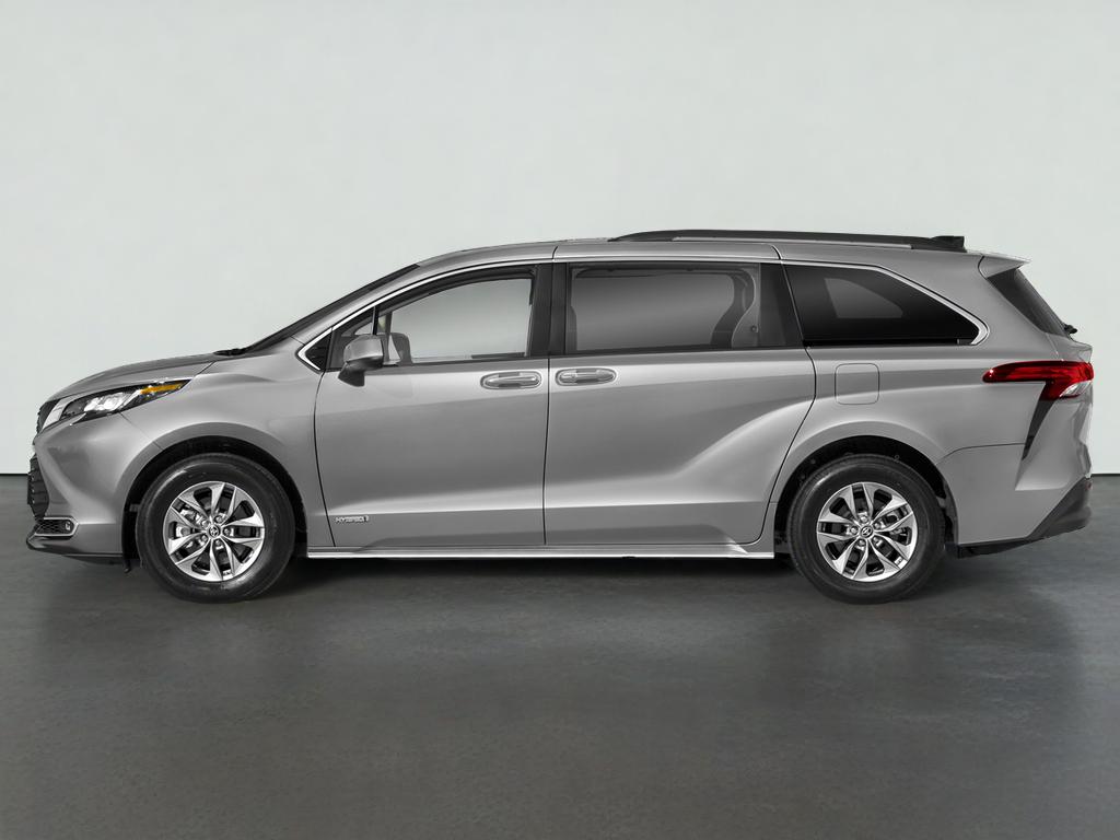 2024 Toyota Sienna XLE 8 Passenger