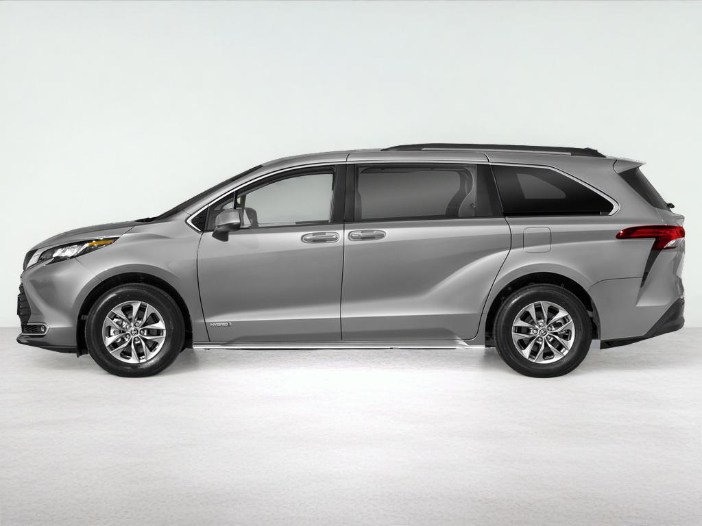 2024 Toyota Sienna XLE 8 Passenger