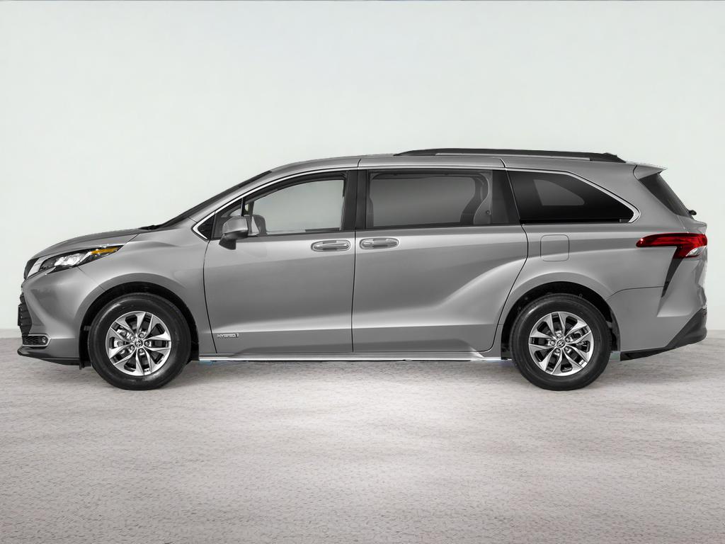 2024 Toyota Sienna XLE 8 Passenger