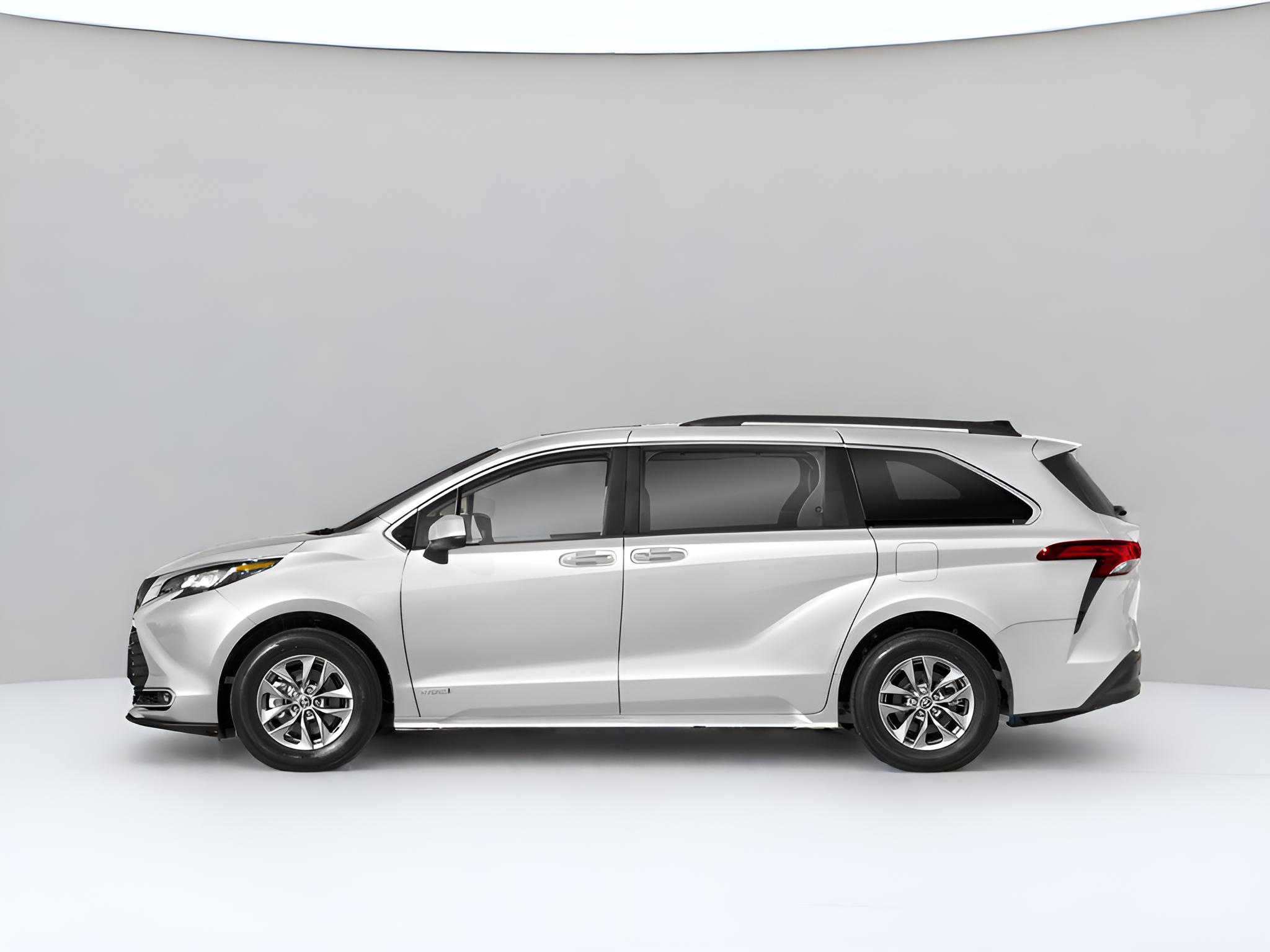 2024 Toyota Sienna XLE 7 Passenger