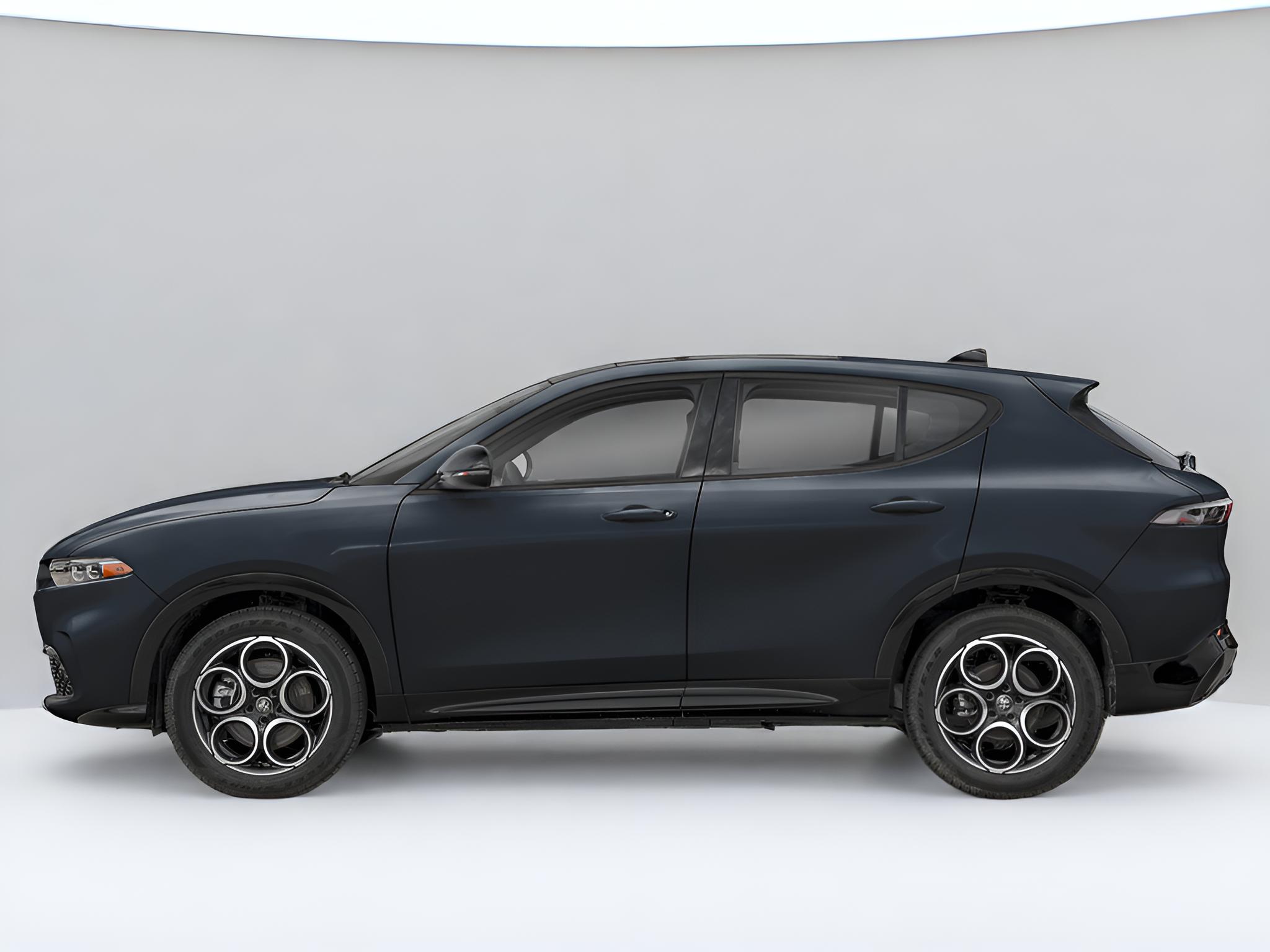 2025 Alfa Romeo Tonale Base