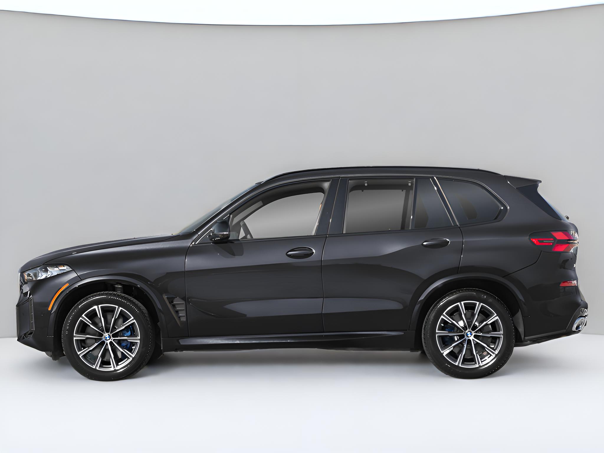 2025 BMW X5 M60i