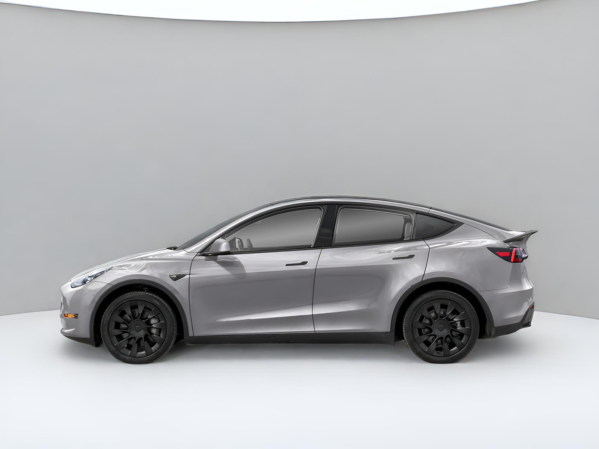 2025 Tesla Model Y Long Range