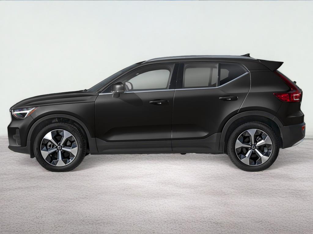 2025 Volvo XC40 B5 Core