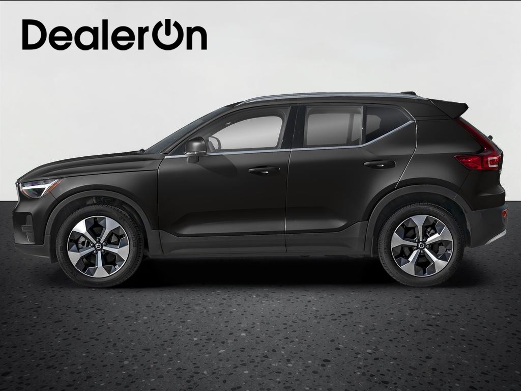 2025 Volvo XC40 B5 Core