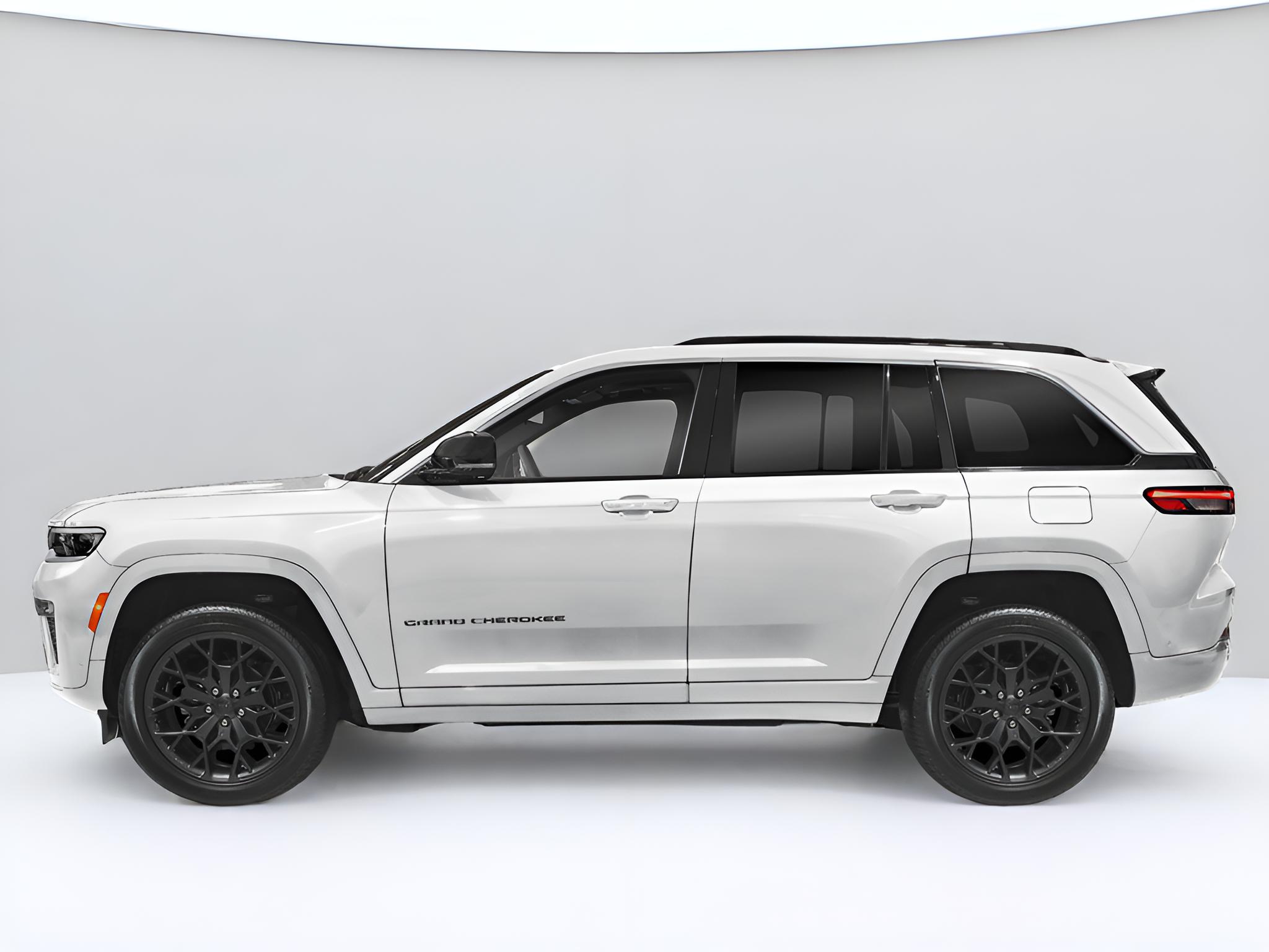 2026 Jeep Grand Cherokee Laredo Altitude
