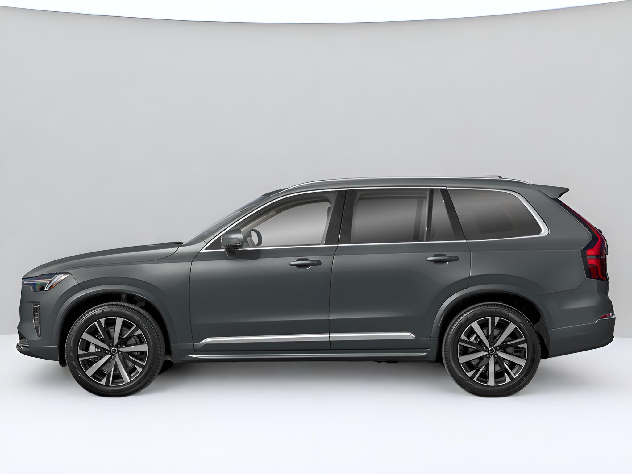 2025 Volvo XC90 B6 Core 2025.5