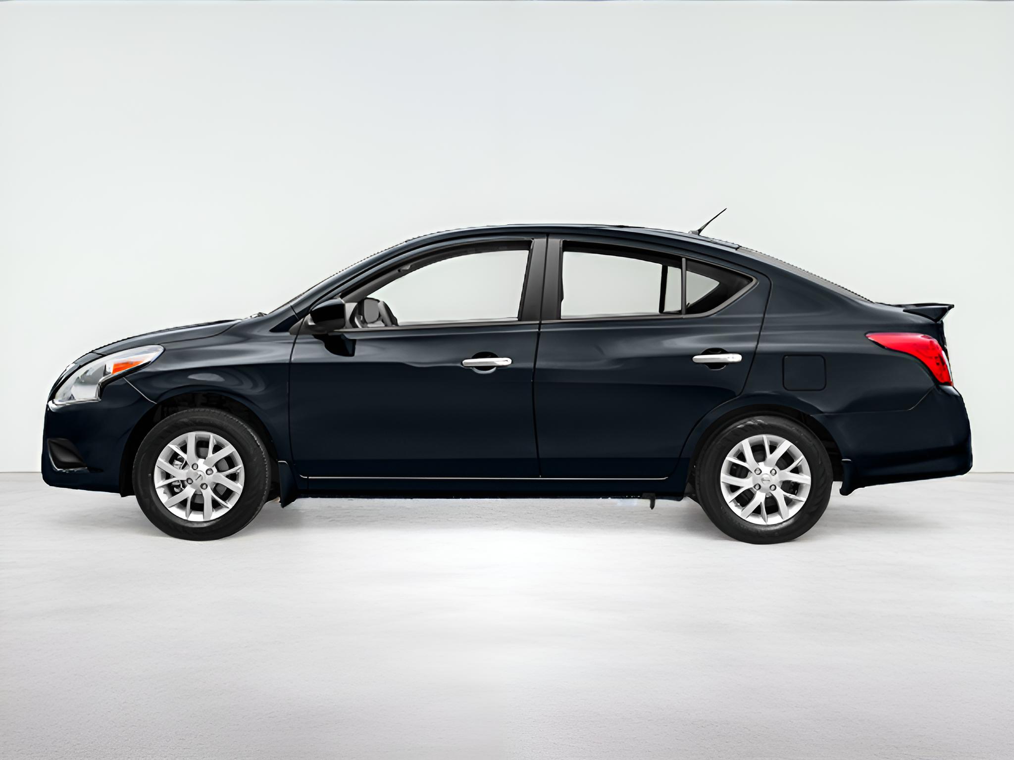 2016 Nissan Versa SV
