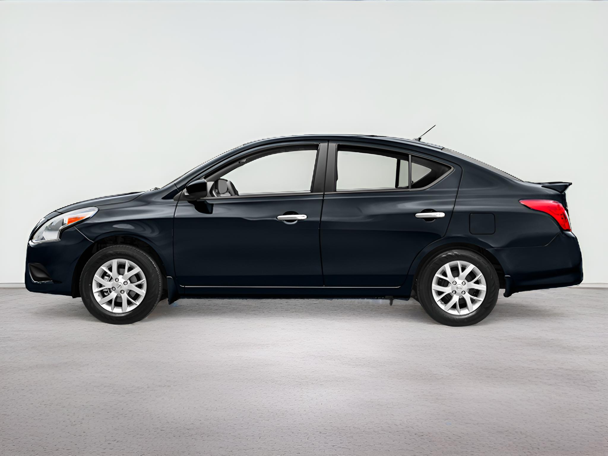 2016 Nissan Versa SV