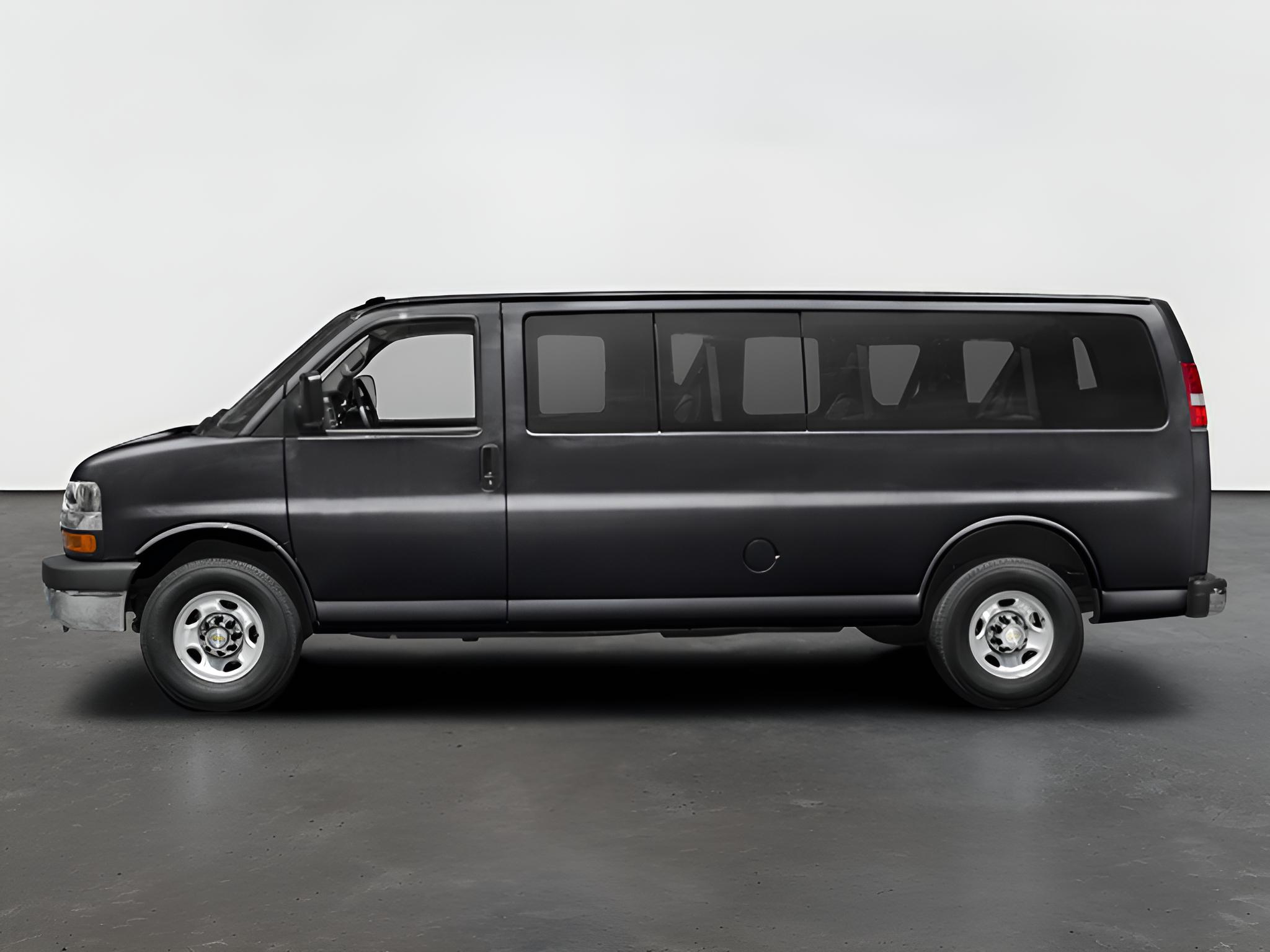 2017 Chevrolet Express Passenger LT