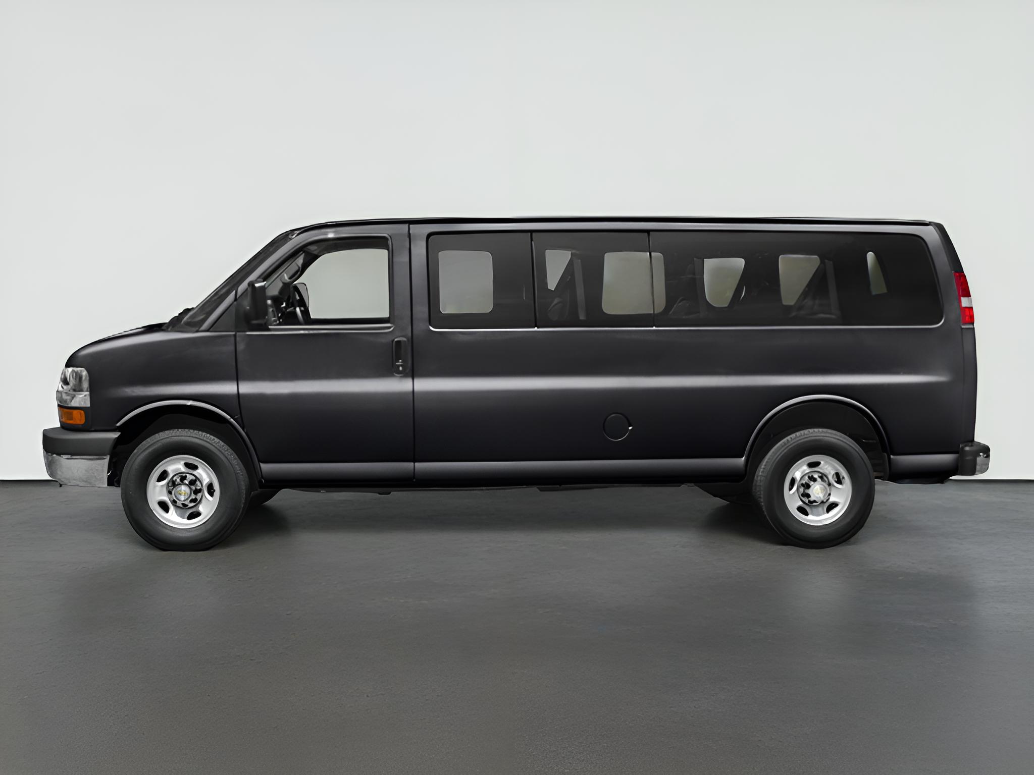 2017 Chevrolet Express Passenger LT