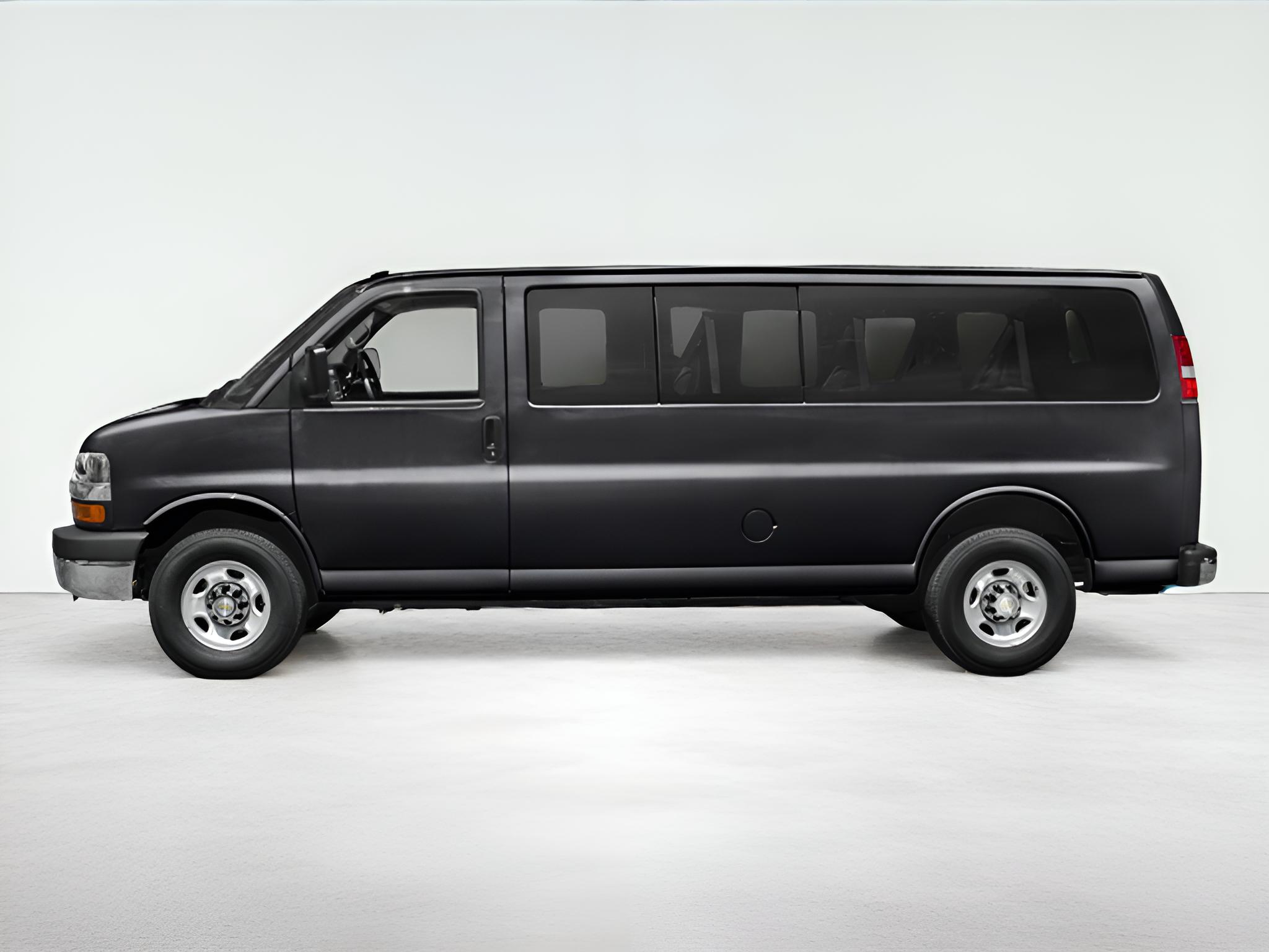 2017 Chevrolet Express Passenger LT