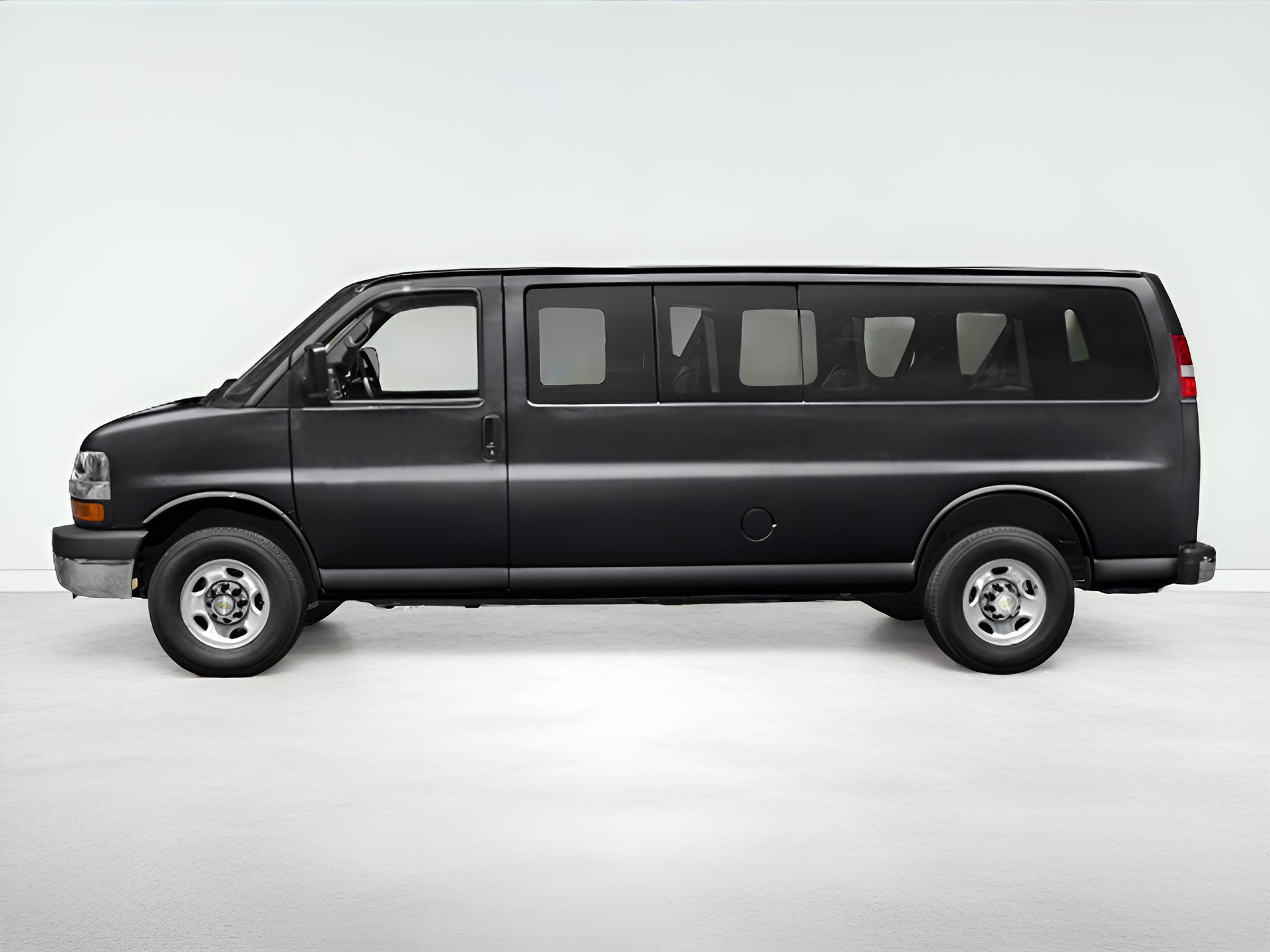 2017 Chevrolet Express Passenger LT