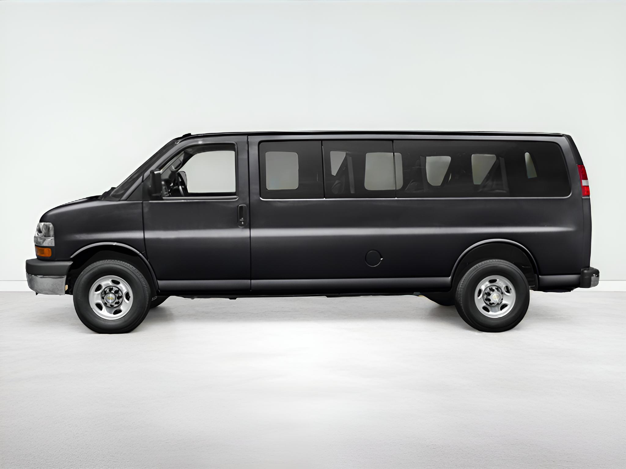 2017 Chevrolet Express Passenger LT
