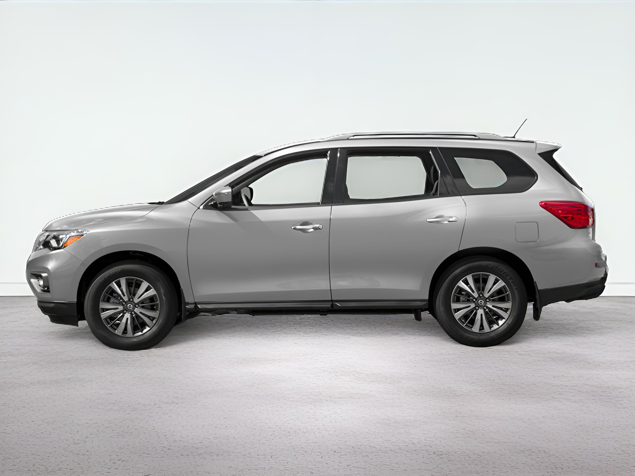 2017 Nissan Pathfinder SV