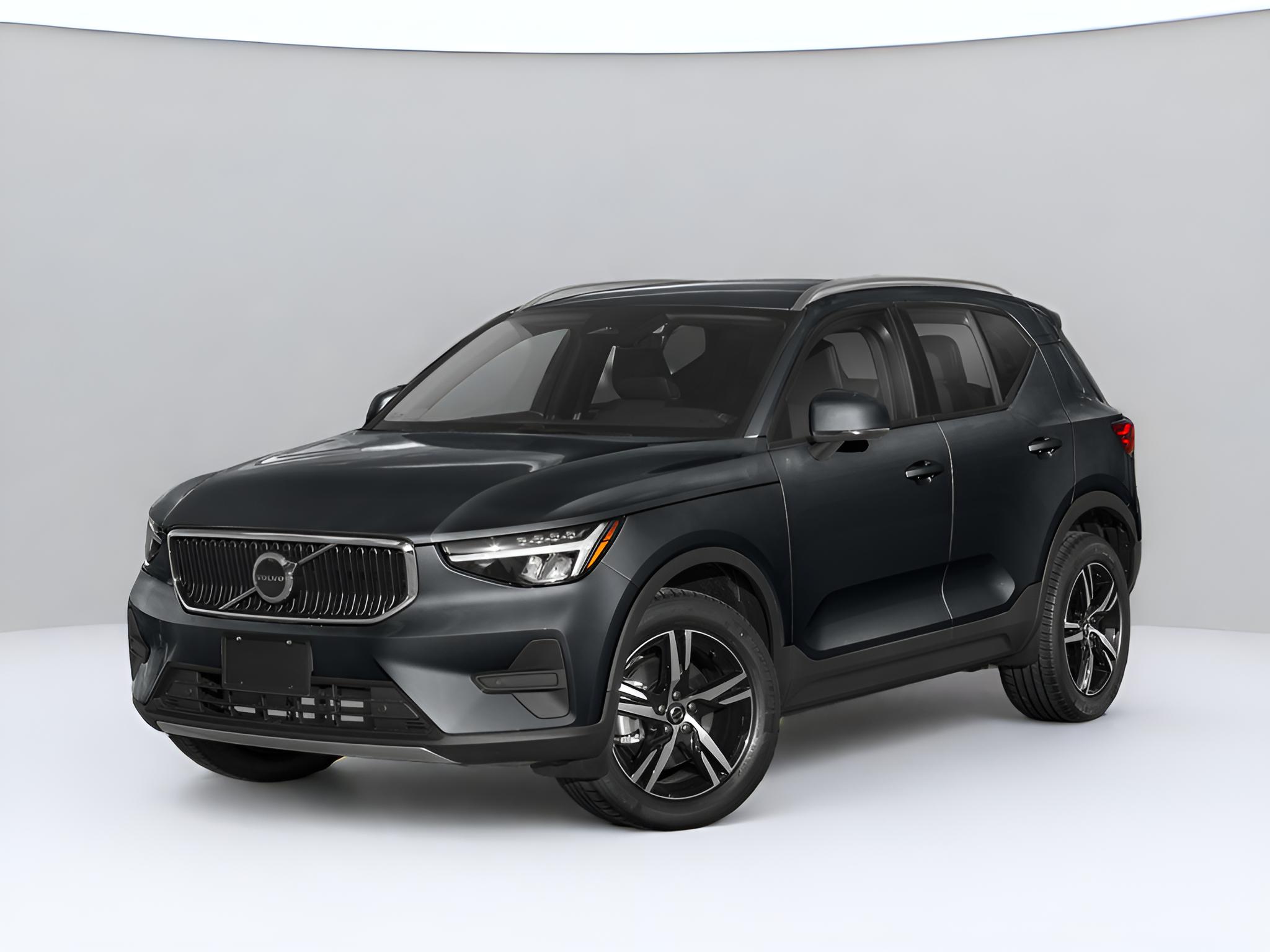 2023 Volvo XC40 B4 Plus Dark Theme