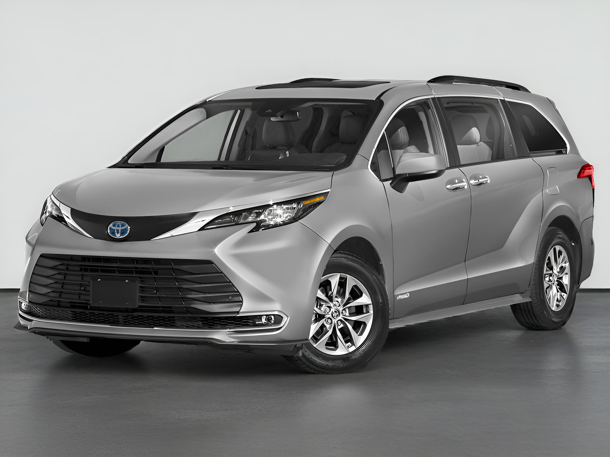 2024 Toyota Sienna XLE 8 Passenger