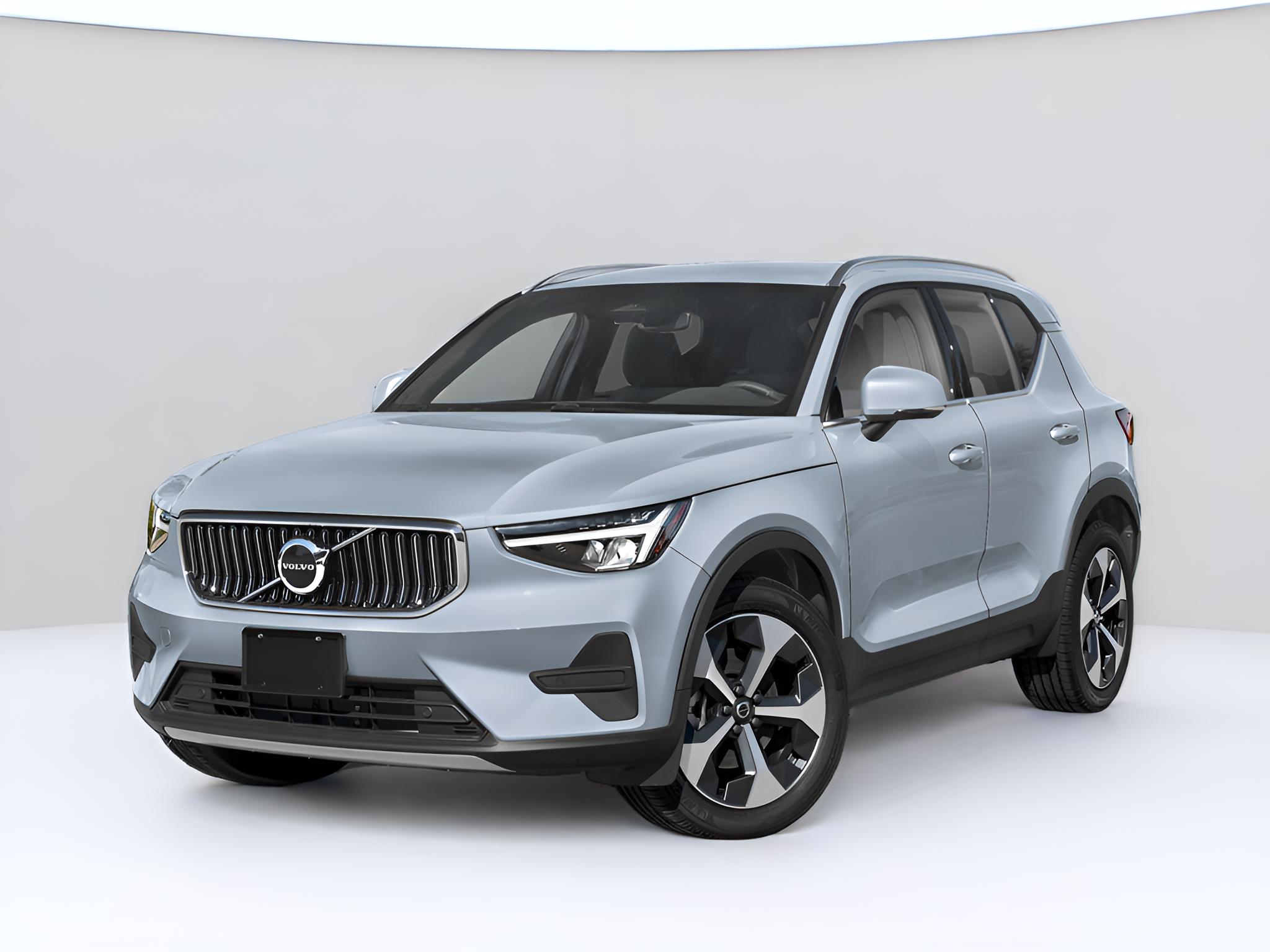 2025 Volvo XC40 B5 Plus Bright Theme