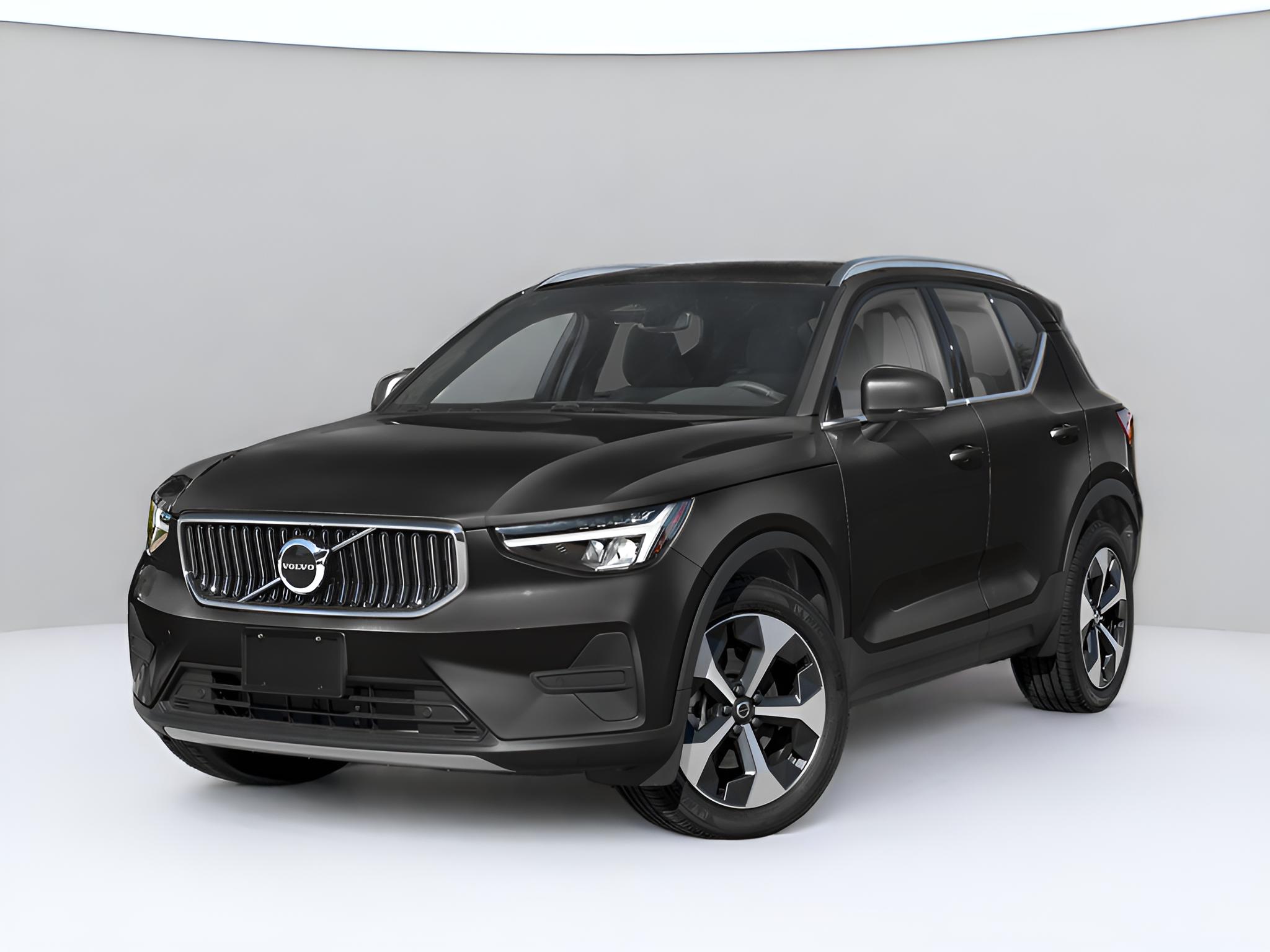 2025 Volvo XC40 B5 Core