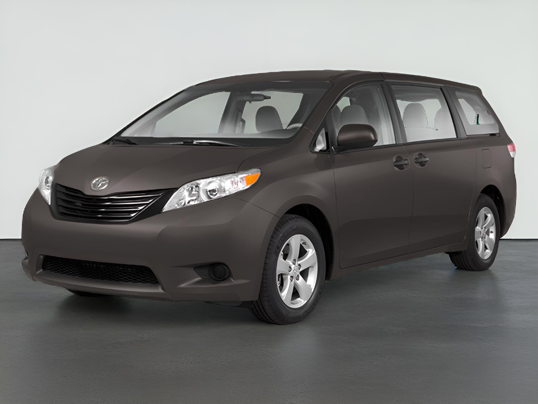 2012 Toyota Sienna LE 8 Passenger