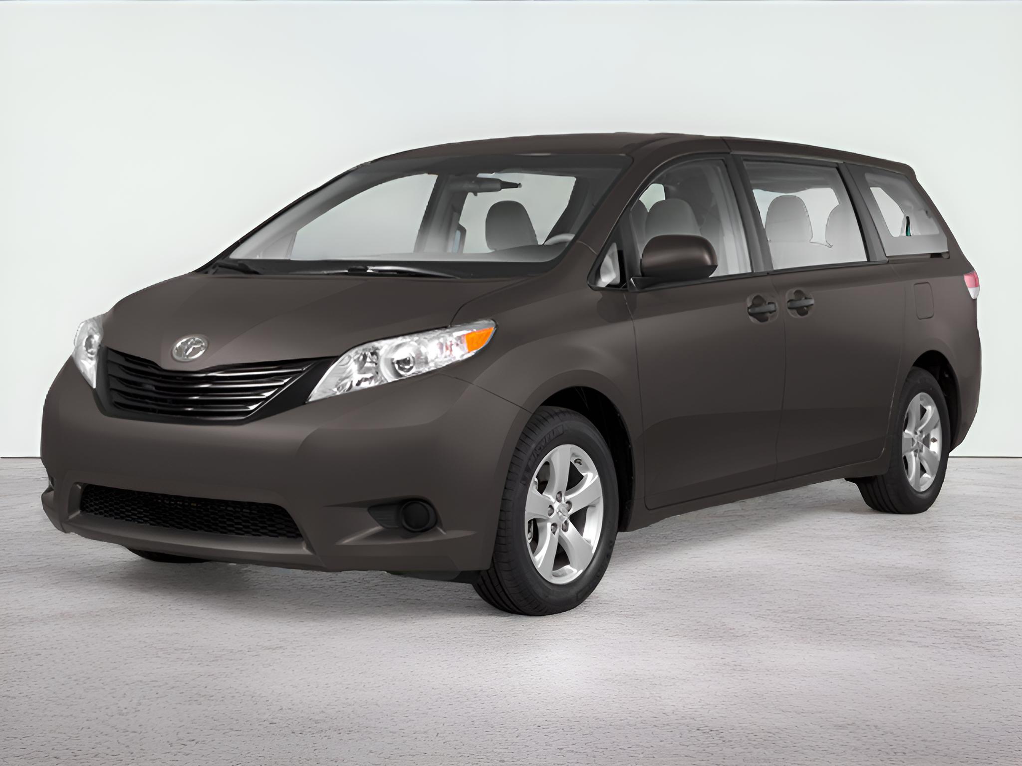 2012 Toyota Sienna LE 8 Passenger