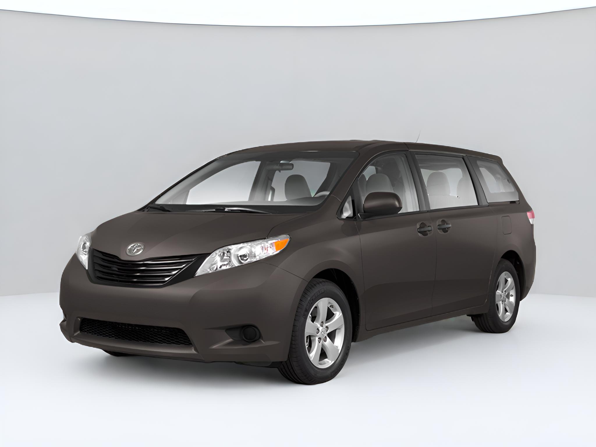 2012 Toyota Sienna LE 8 Passenger