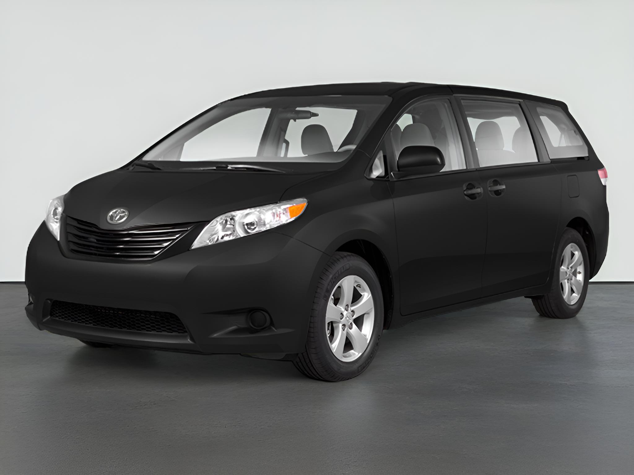2012 Toyota Sienna LE 8 Passenger