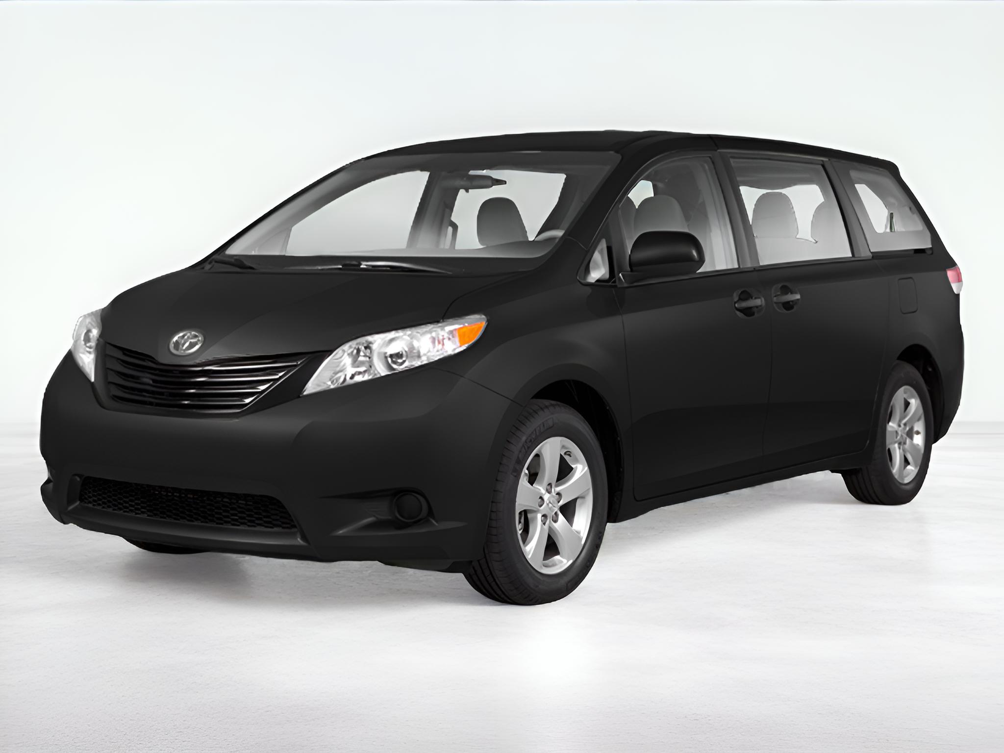 2012 Toyota Sienna LE 8 Passenger
