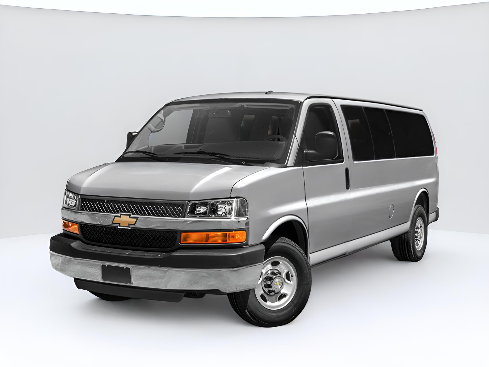 2017 Chevrolet Express Passenger LS