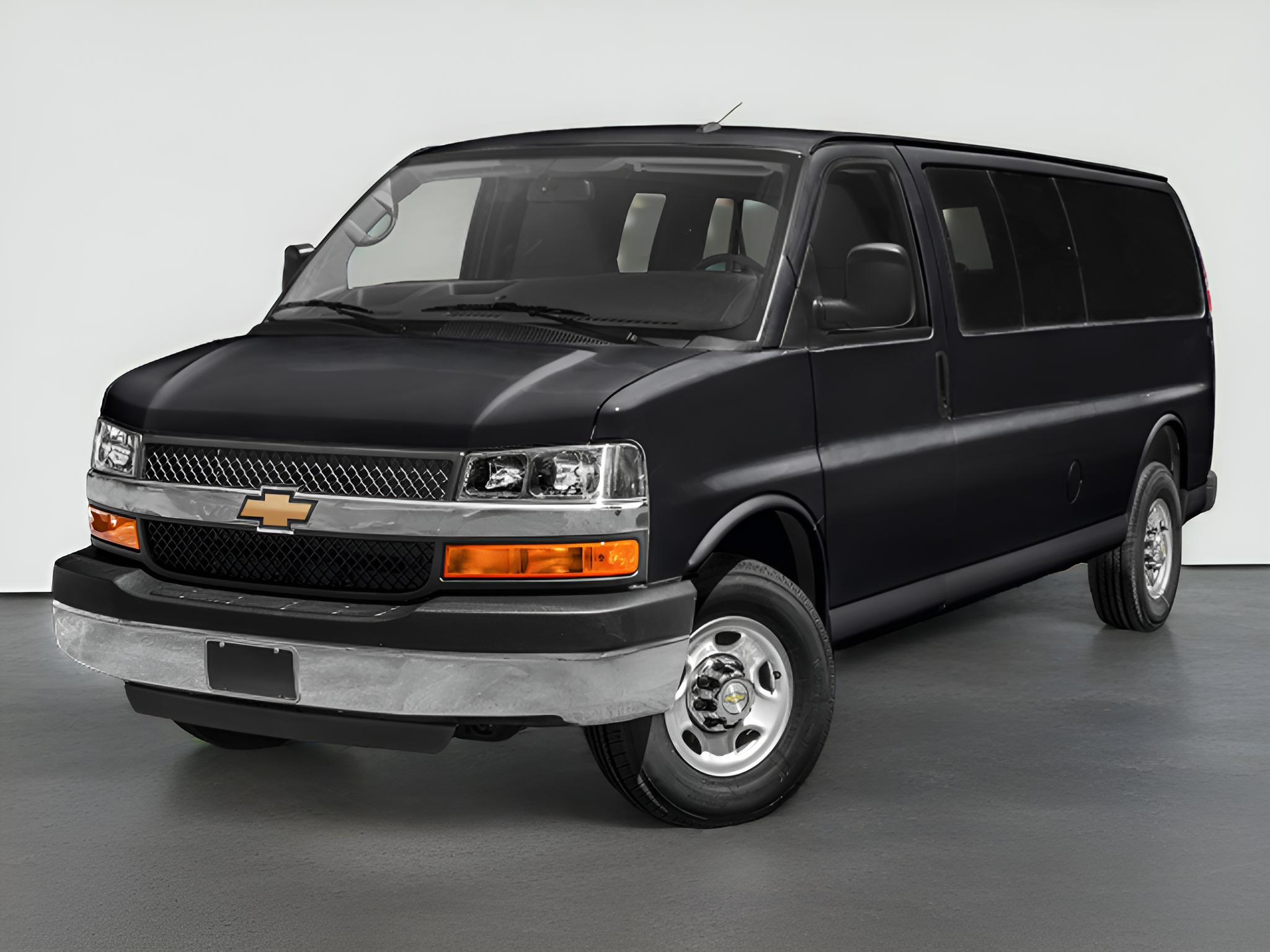 2017 Chevrolet Express Passenger LT