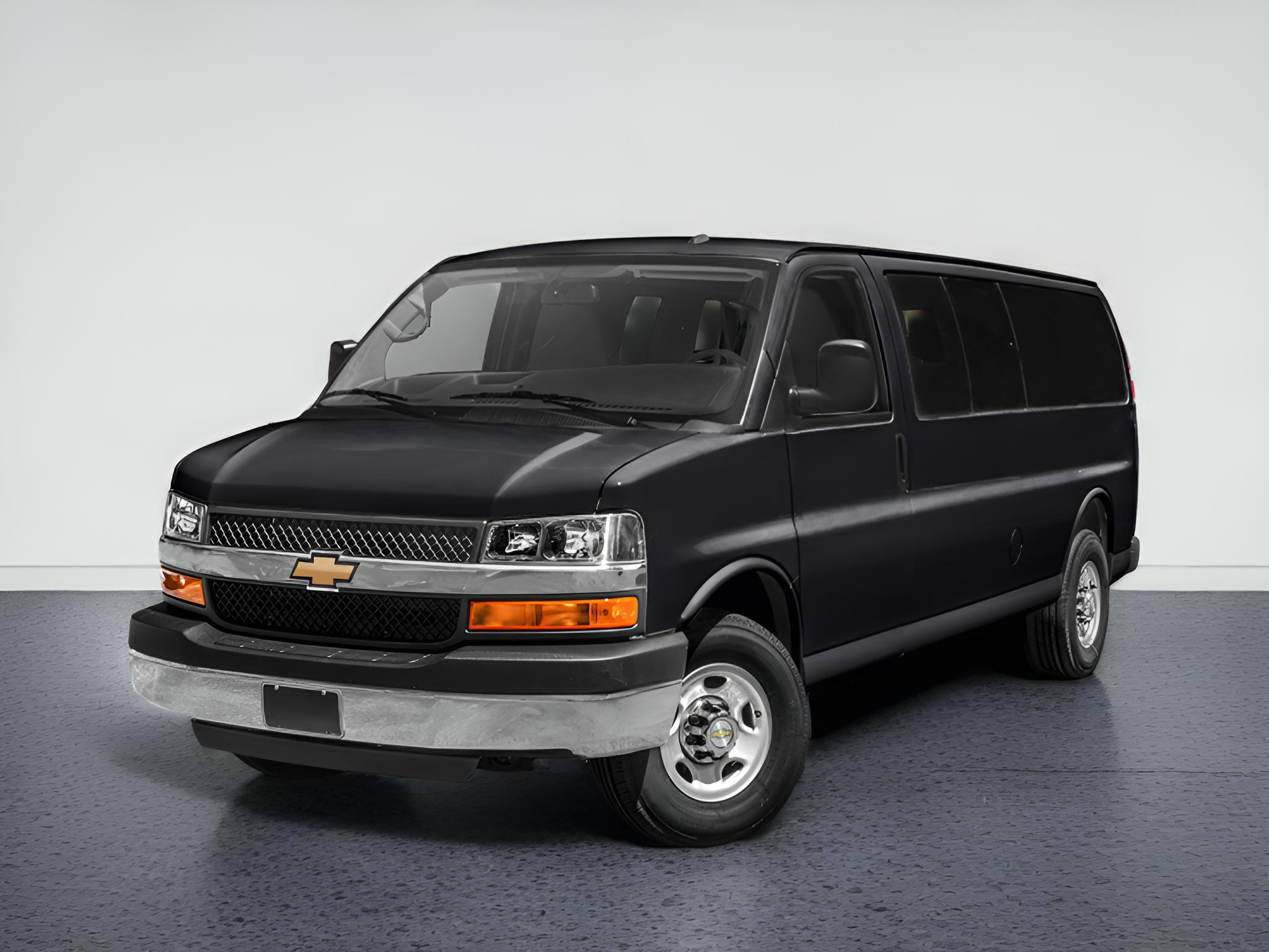 2017 Chevrolet Express Passenger LT