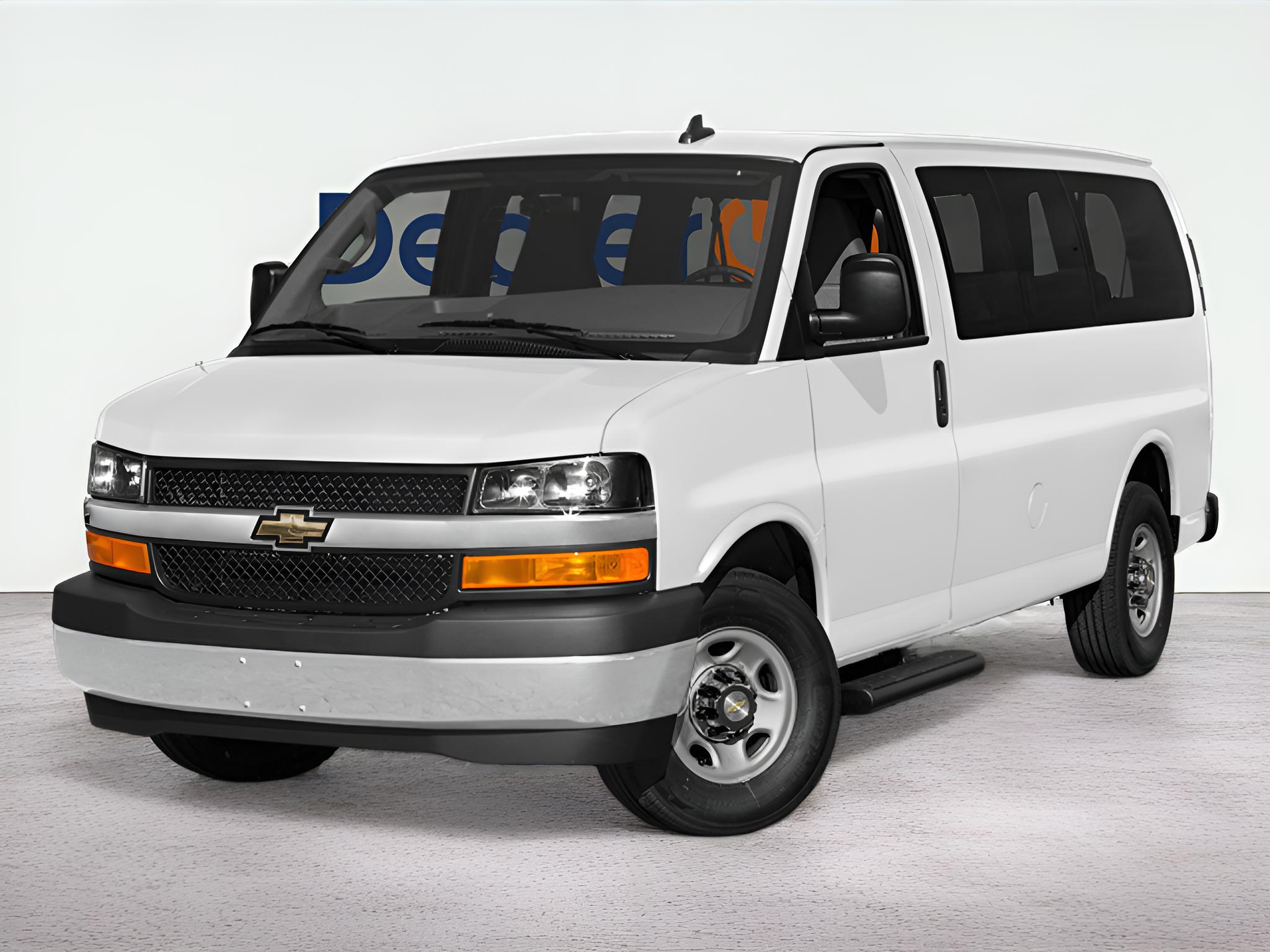 2018 Chevrolet Express Passenger LS