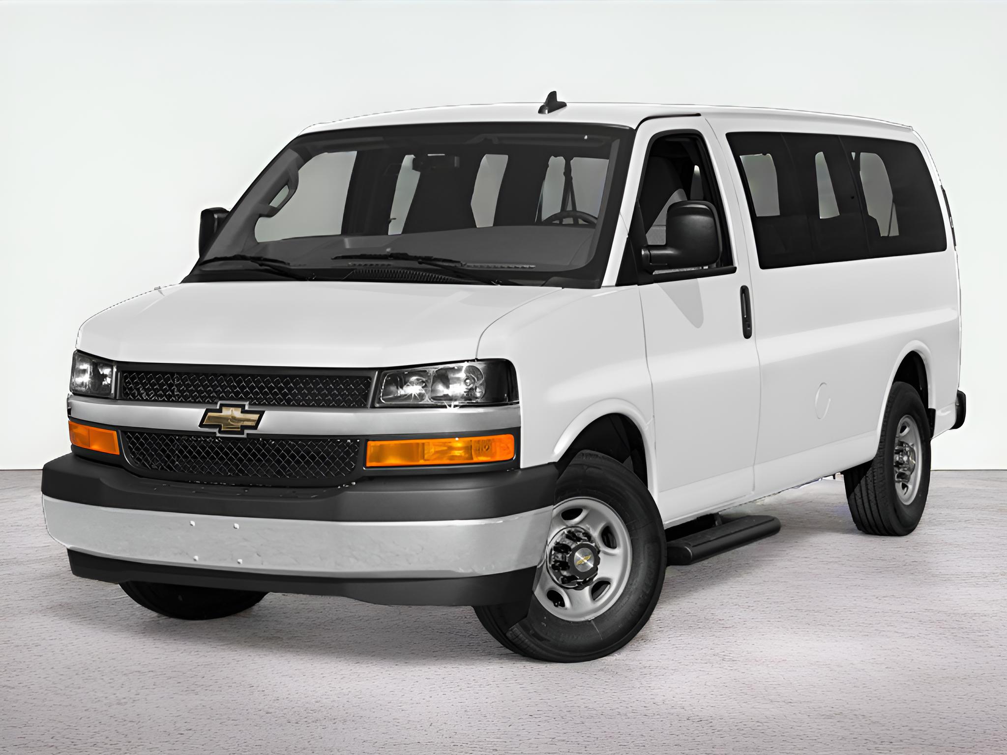 2018 Chevrolet Express Passenger LS