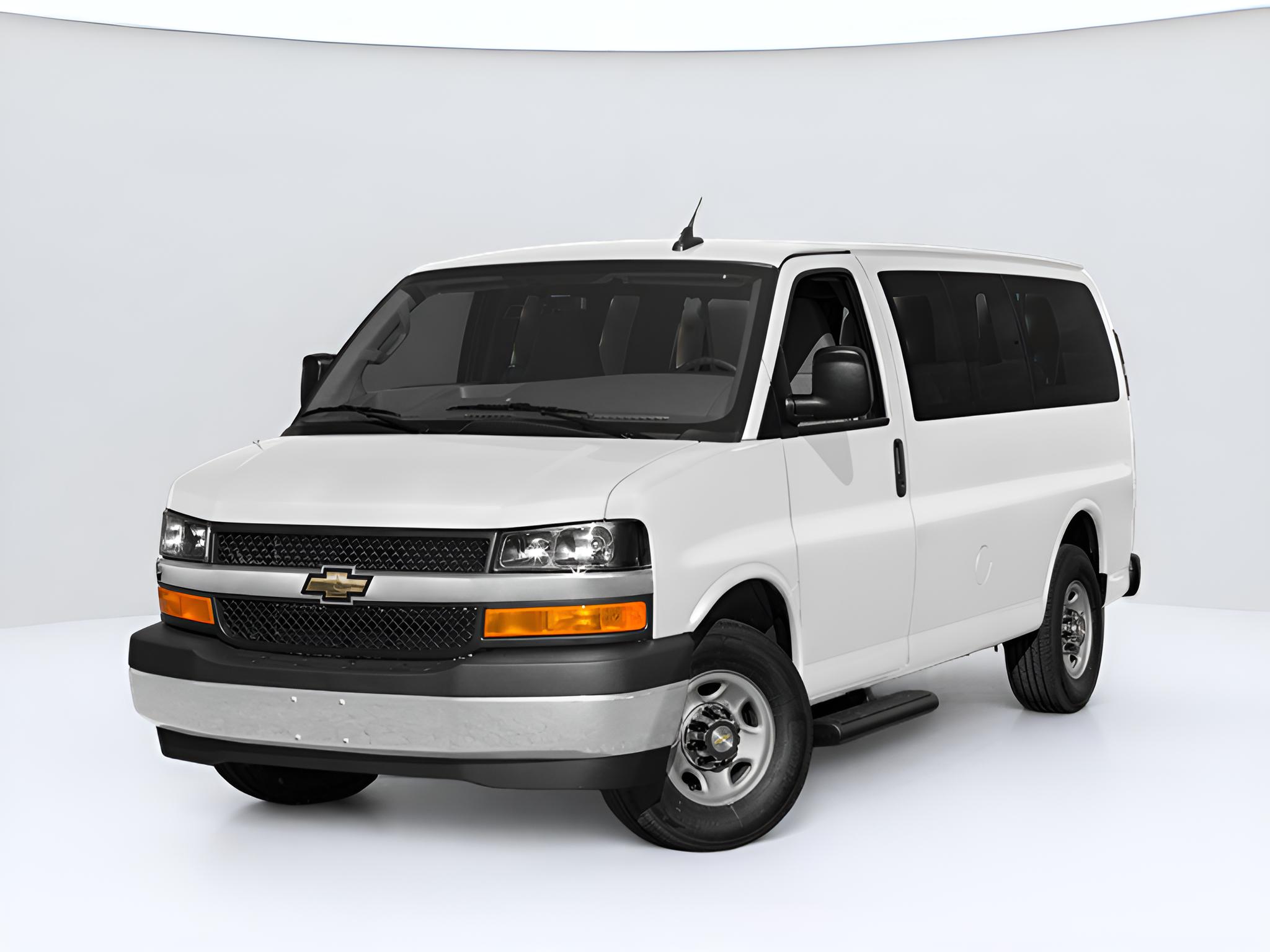 2018 Chevrolet Express Passenger LS