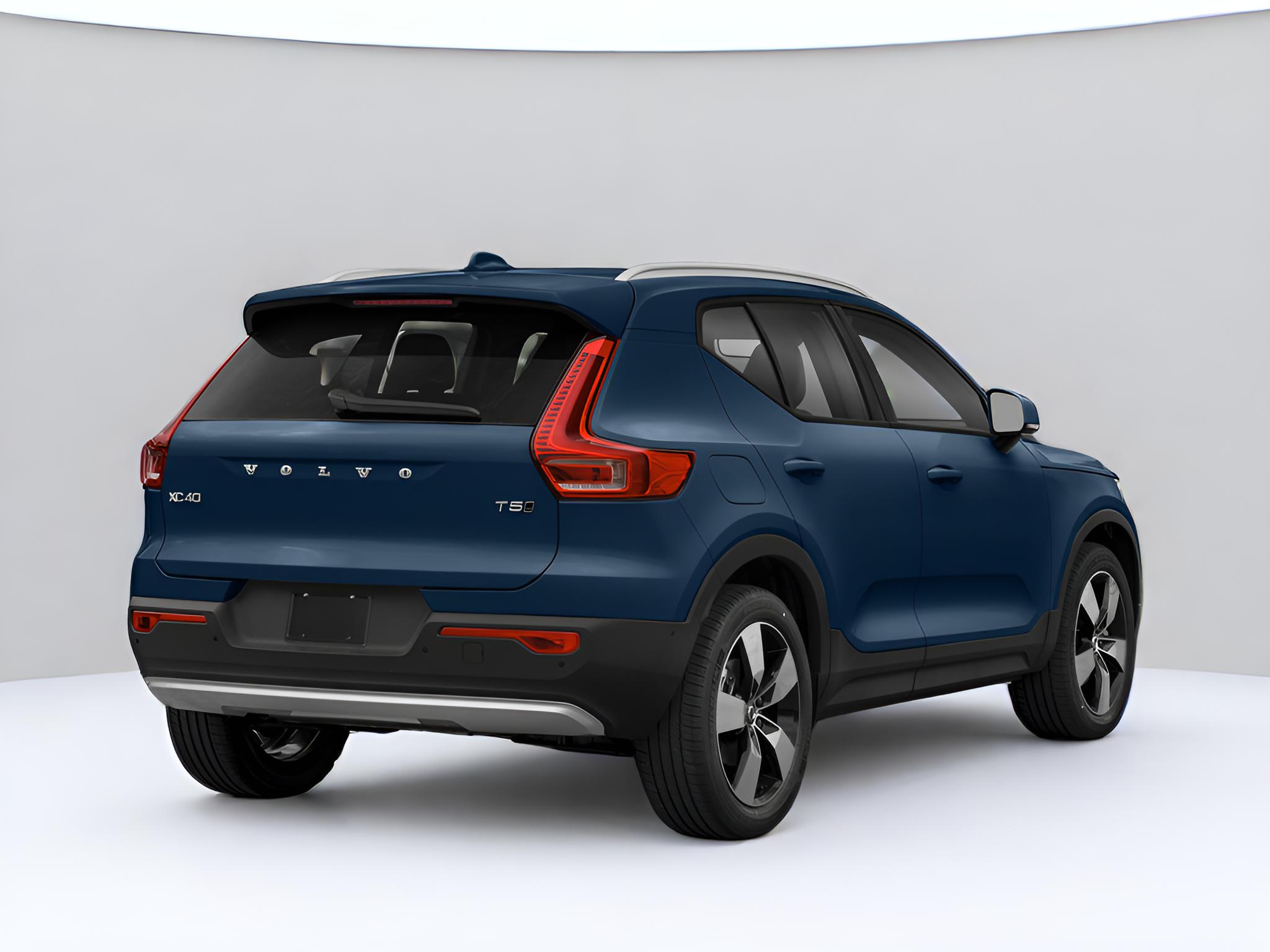 2021 Volvo XC40 Momentum