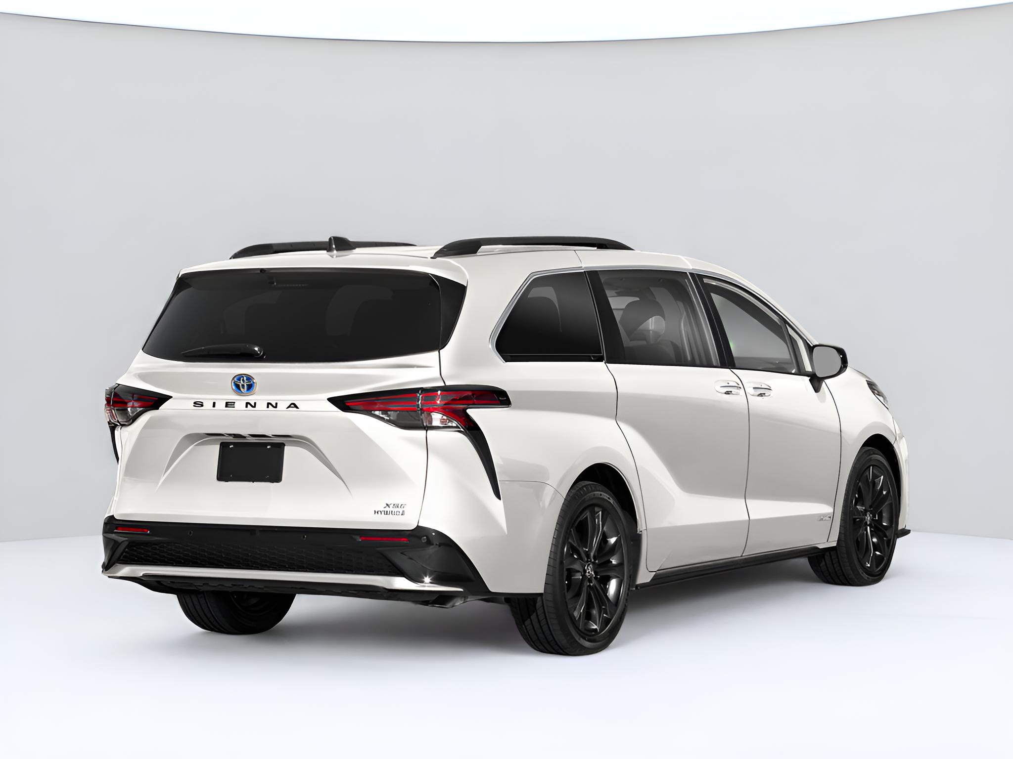 2022 Toyota Sienna XSE 7 Passenger
