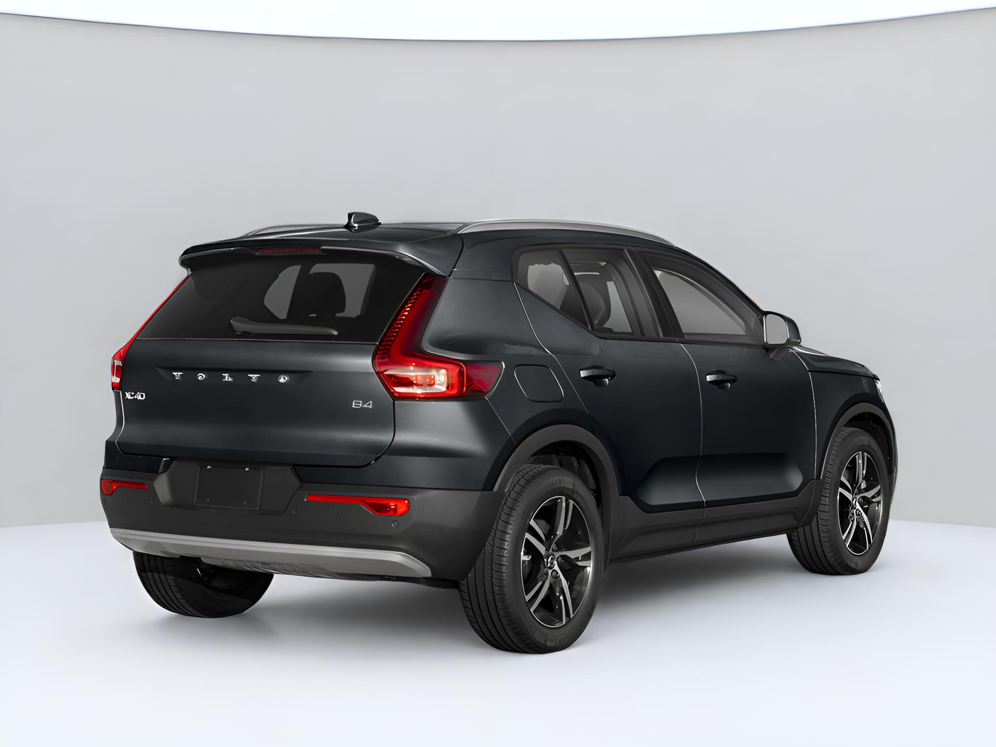 2023 Volvo XC40 B4 Plus Dark Theme
